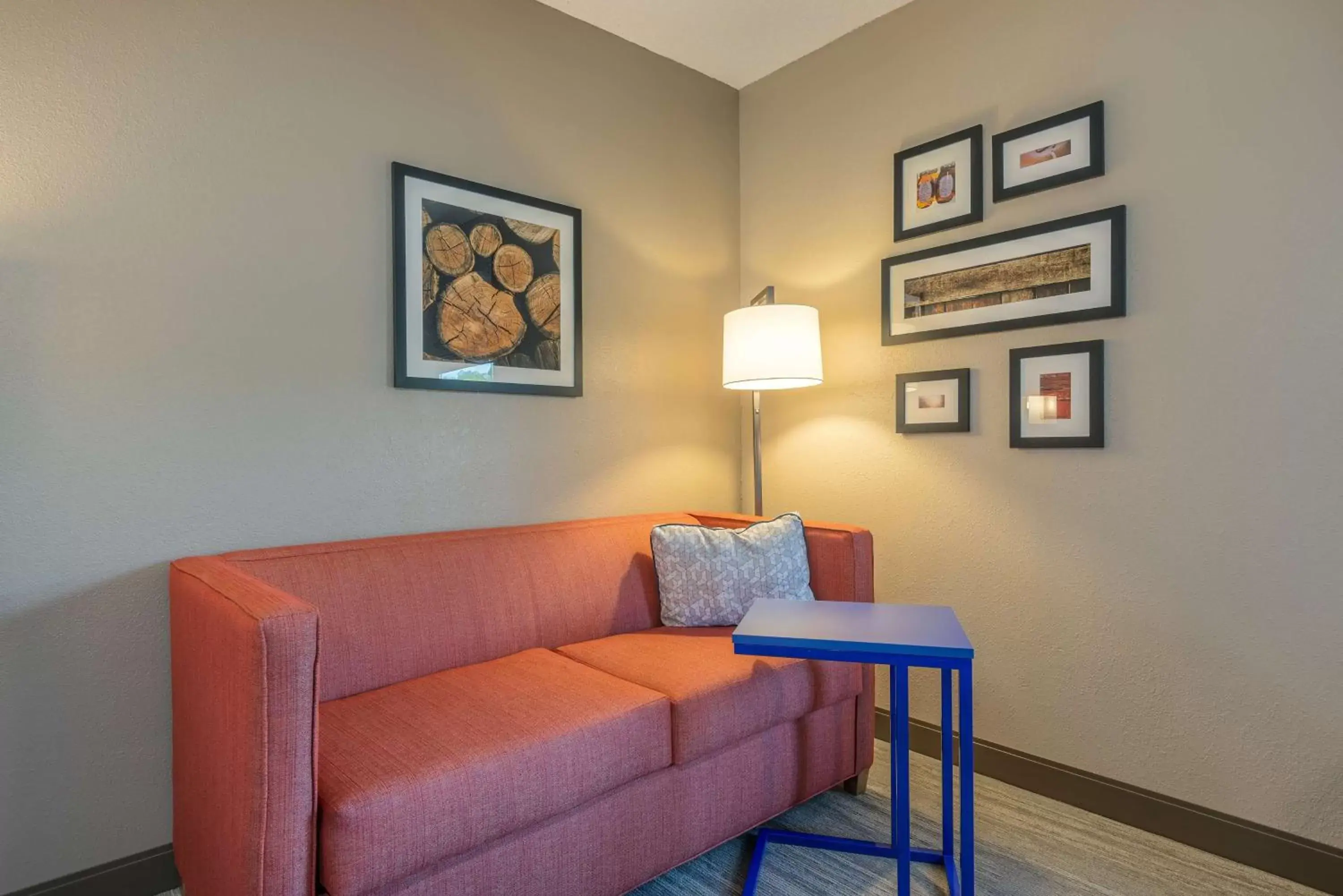 Living room, Seating Area in Hampton Inn Wilkesboro