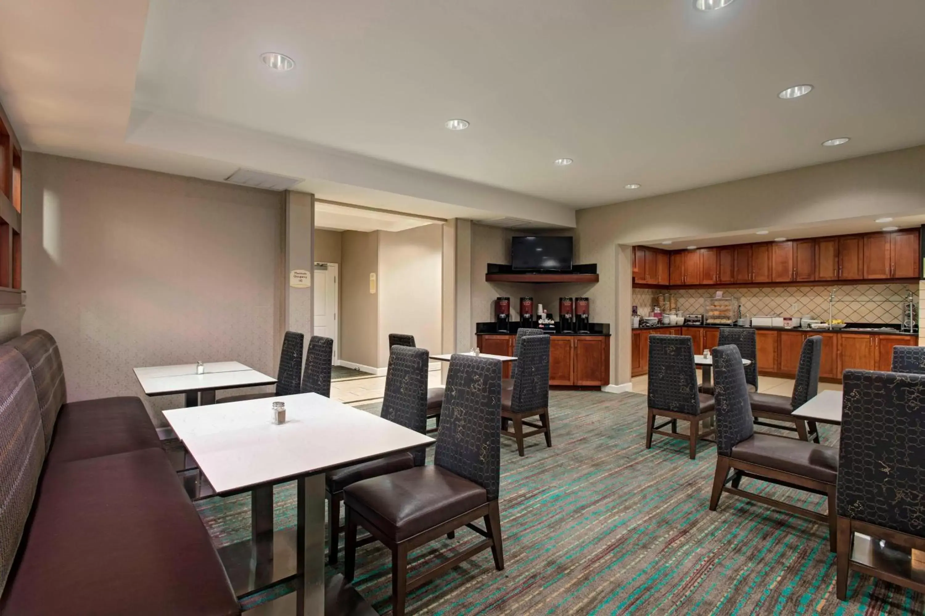 Restaurant/Places to Eat in Residence Inn Bryan College Station