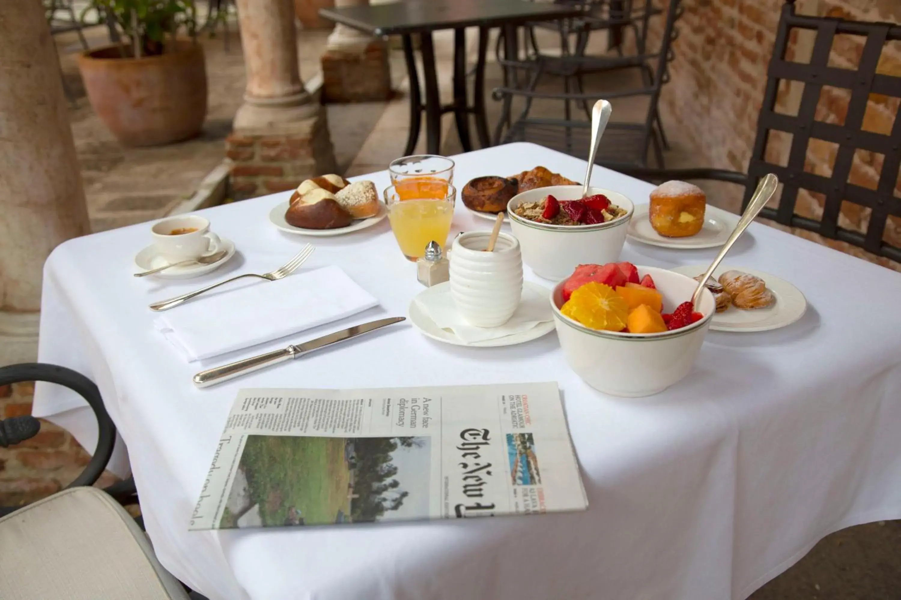 Breakfast in San Clemente Palace Kempinski