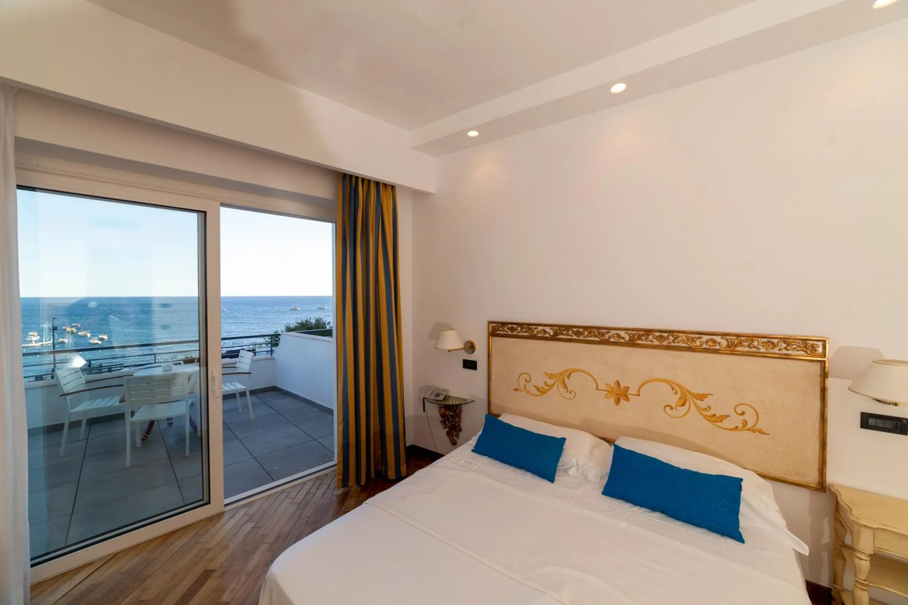 Bed in Punta Campanella Resort & Spa