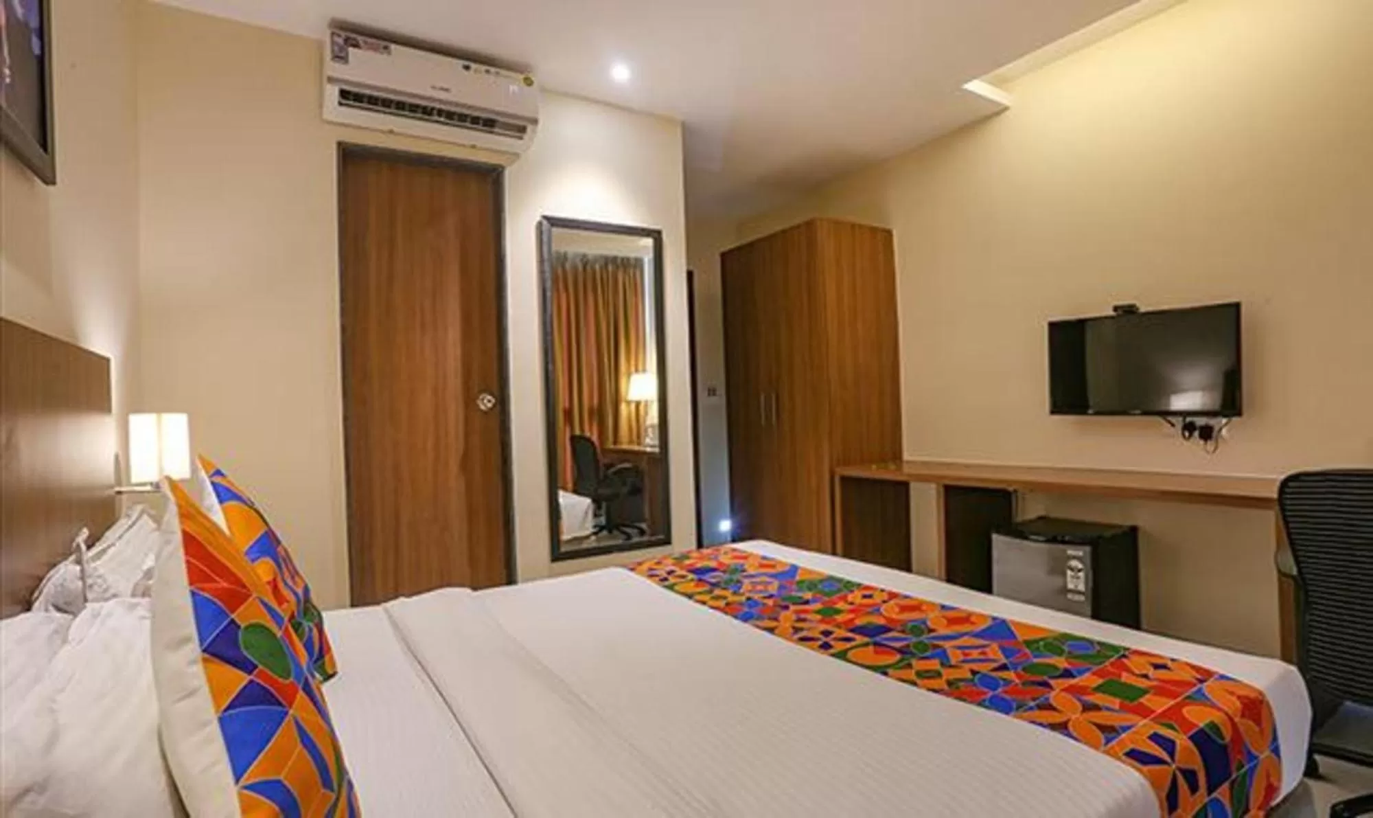 Bed in FabHotel Royal International - Nr Mumbai International Airport