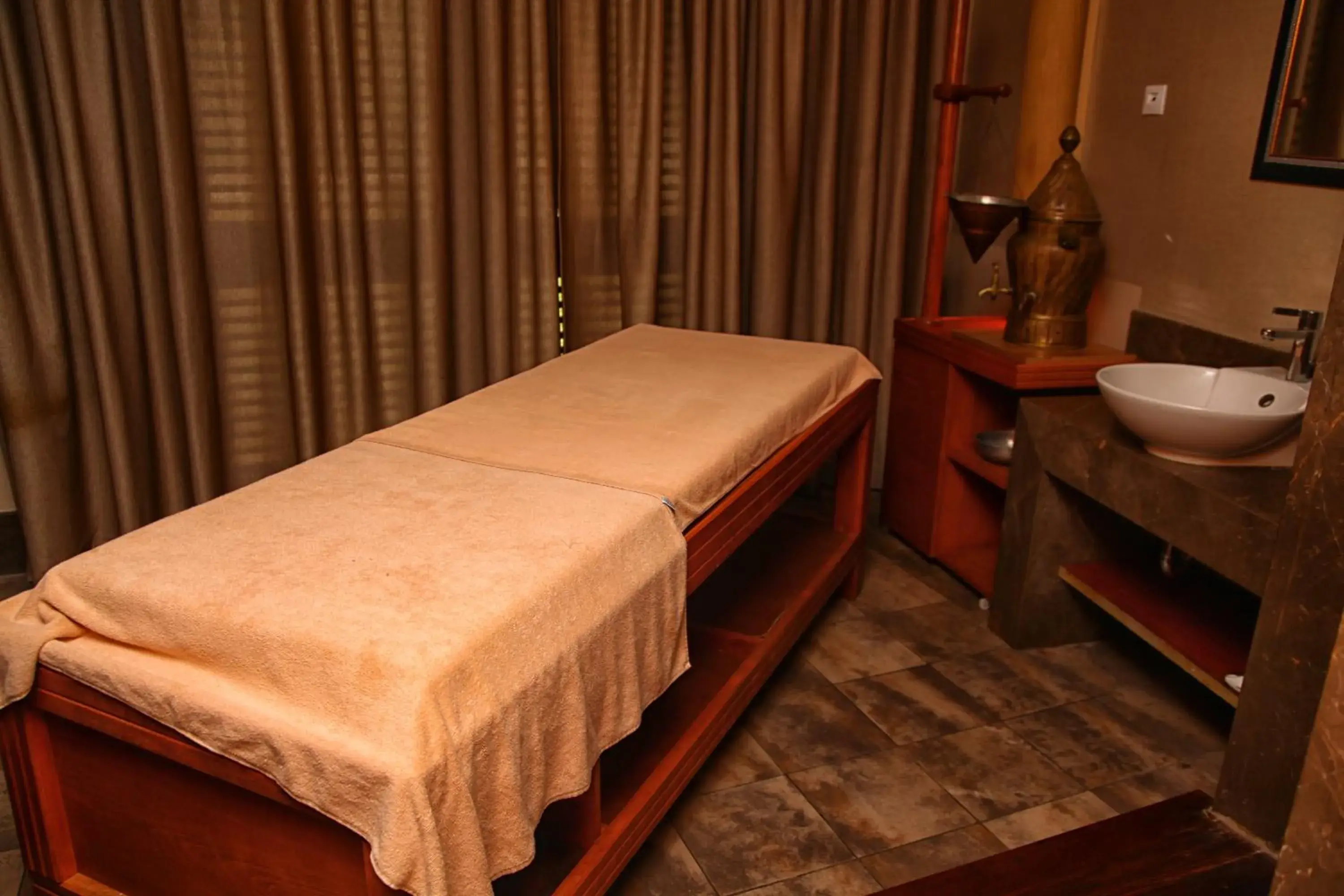 Spa and wellness centre/facilities in Queen's Park Le Jardin