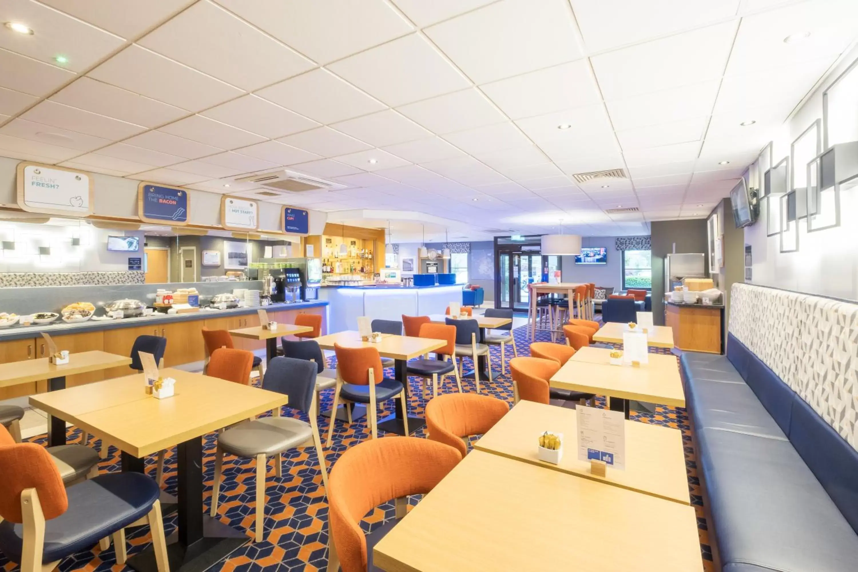 Breakfast, Restaurant/Places to Eat in Holiday Inn Express Perth, an IHG Hotel
