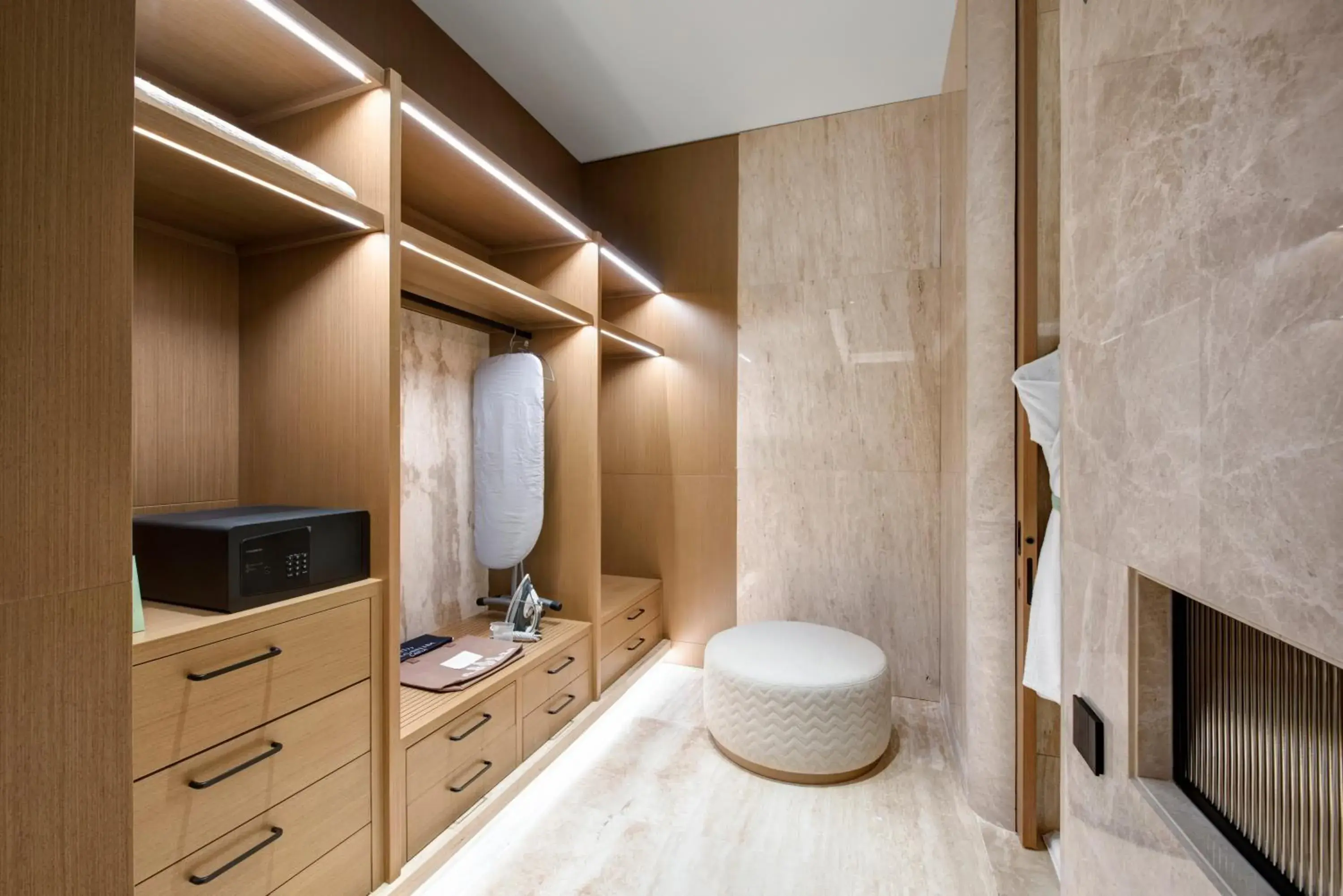 Massage, Bathroom in Regnum Carya