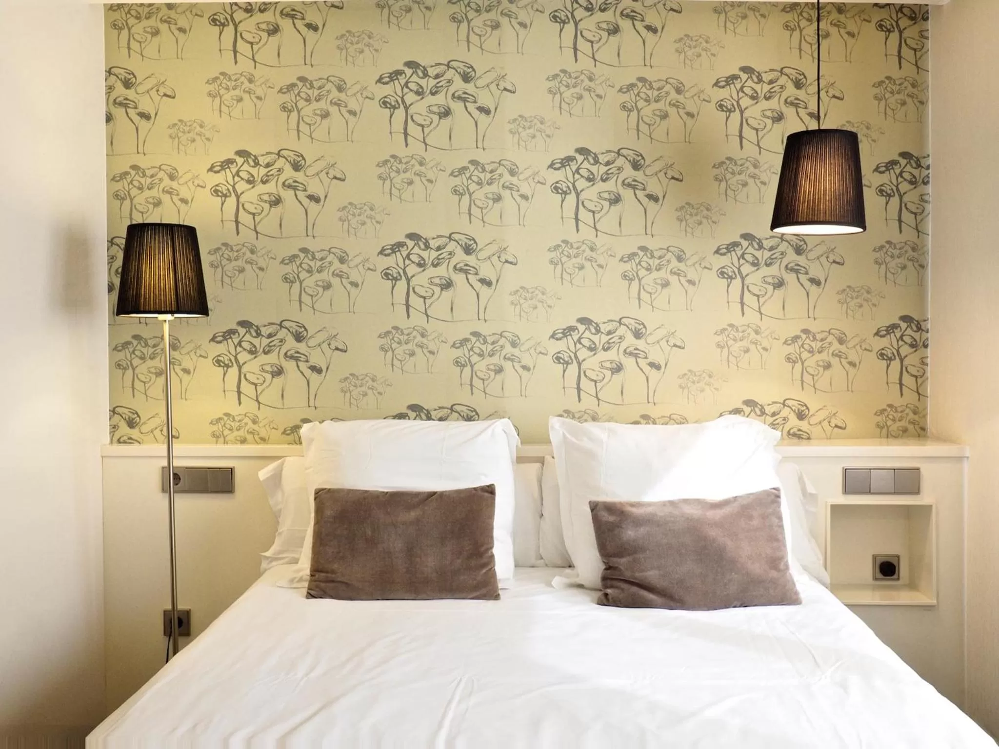 Bed in Barcelona Fifteen central Aparthotel