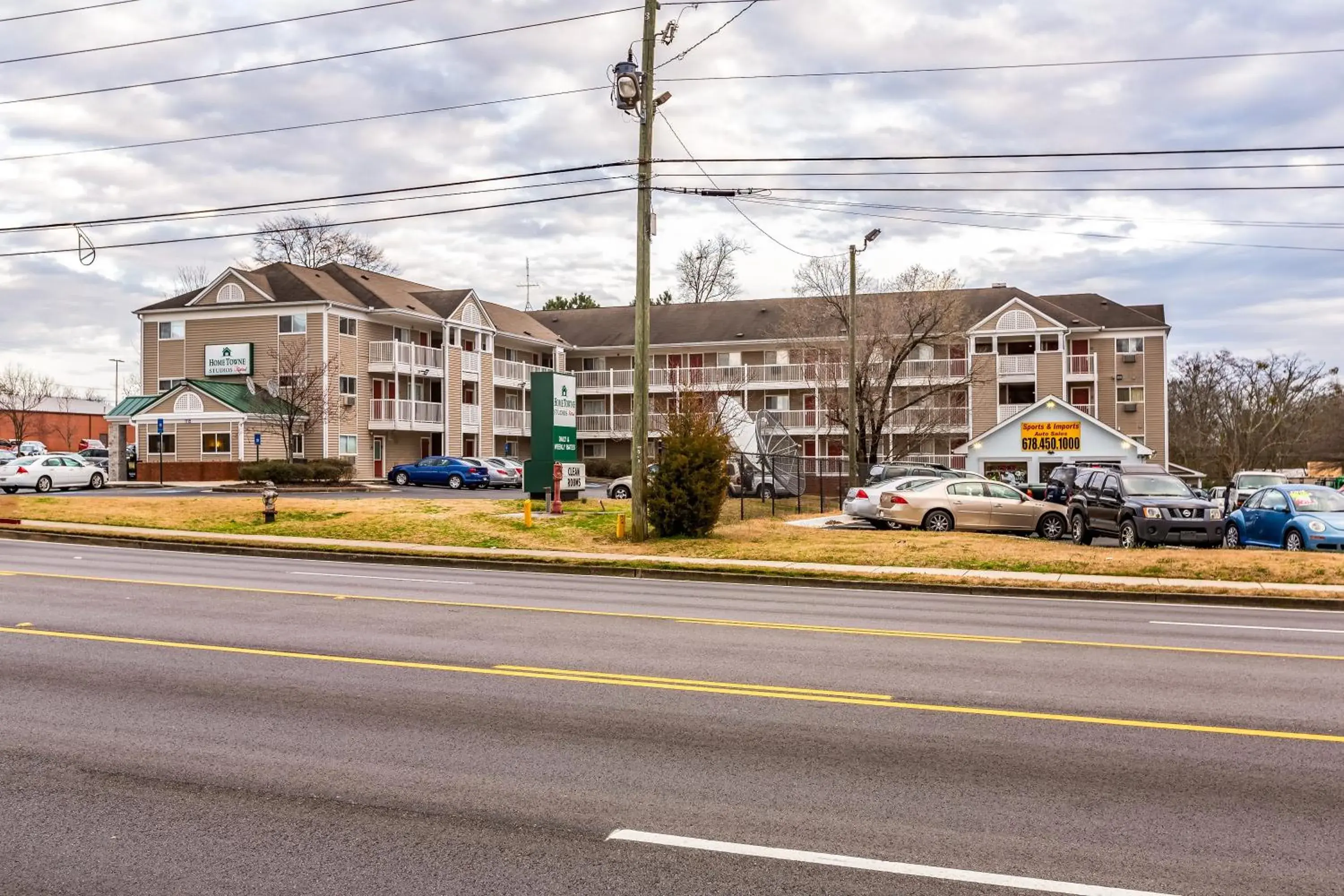 Property Building in HomeTowne Studios by Red Roof Gainesville