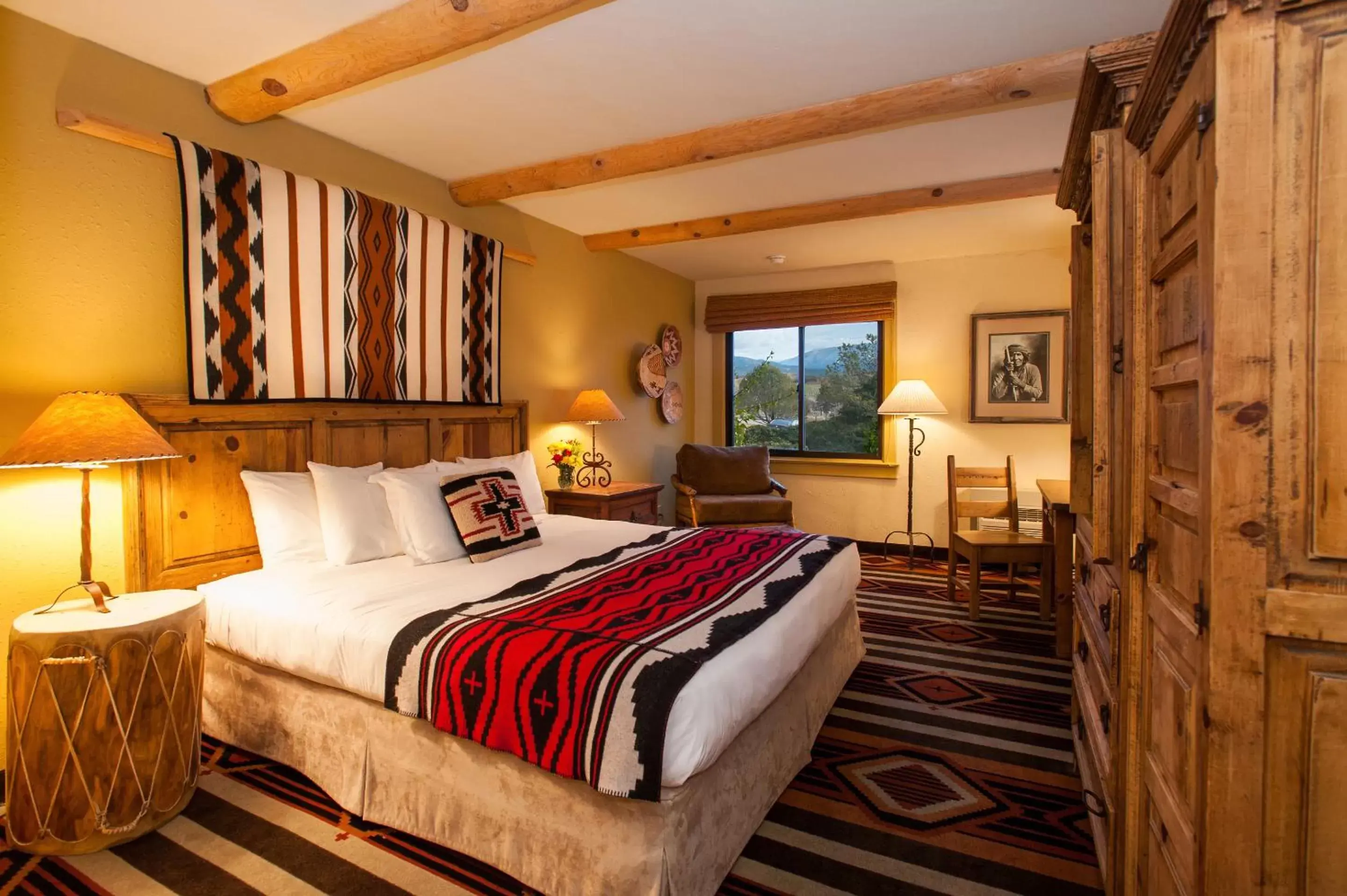 Photo of the whole room, Bed in The Lodge at Santa Fe