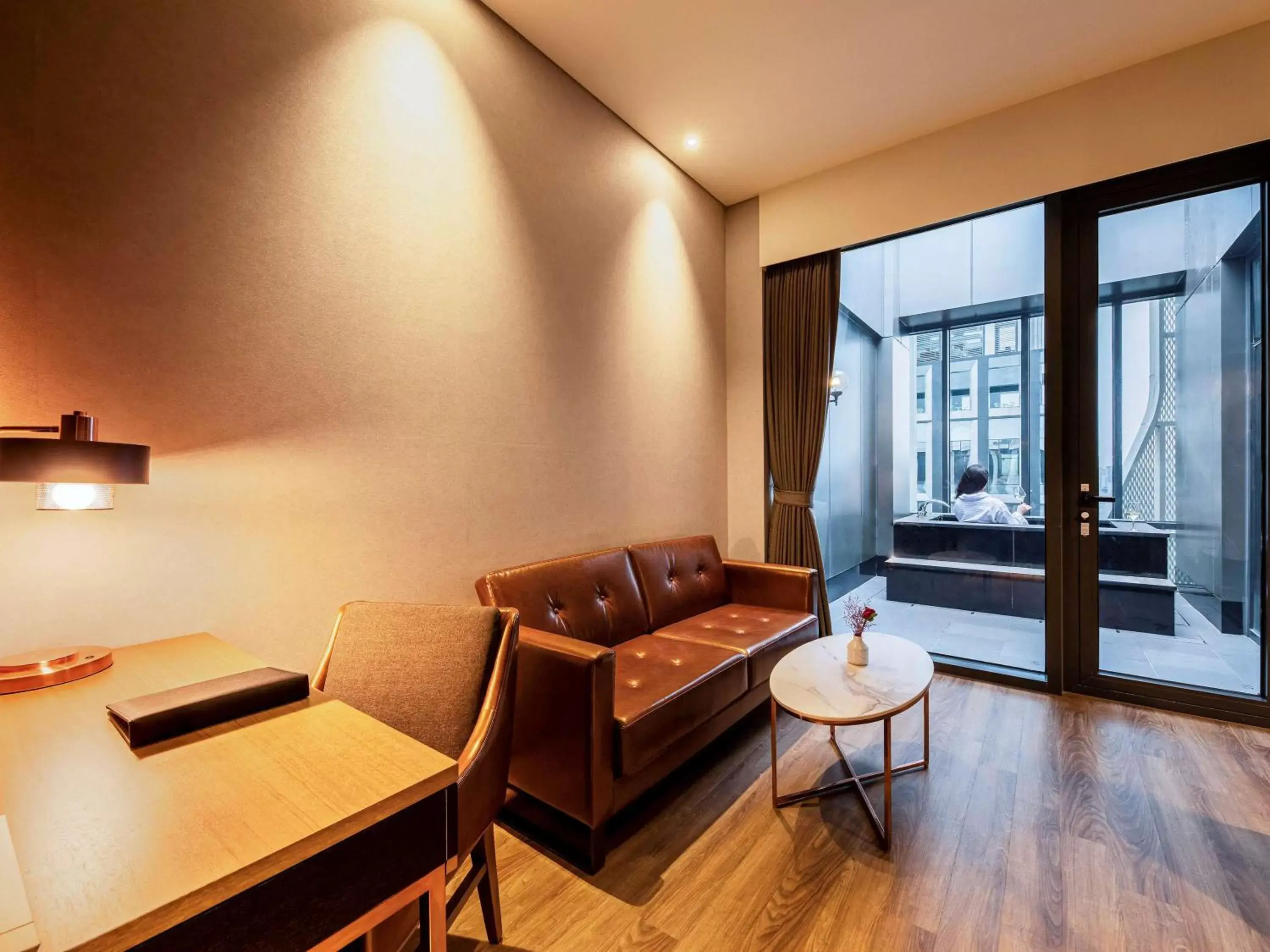 Photo of the whole room, Seating Area in Mercure Ambassador Seoul Hongdae