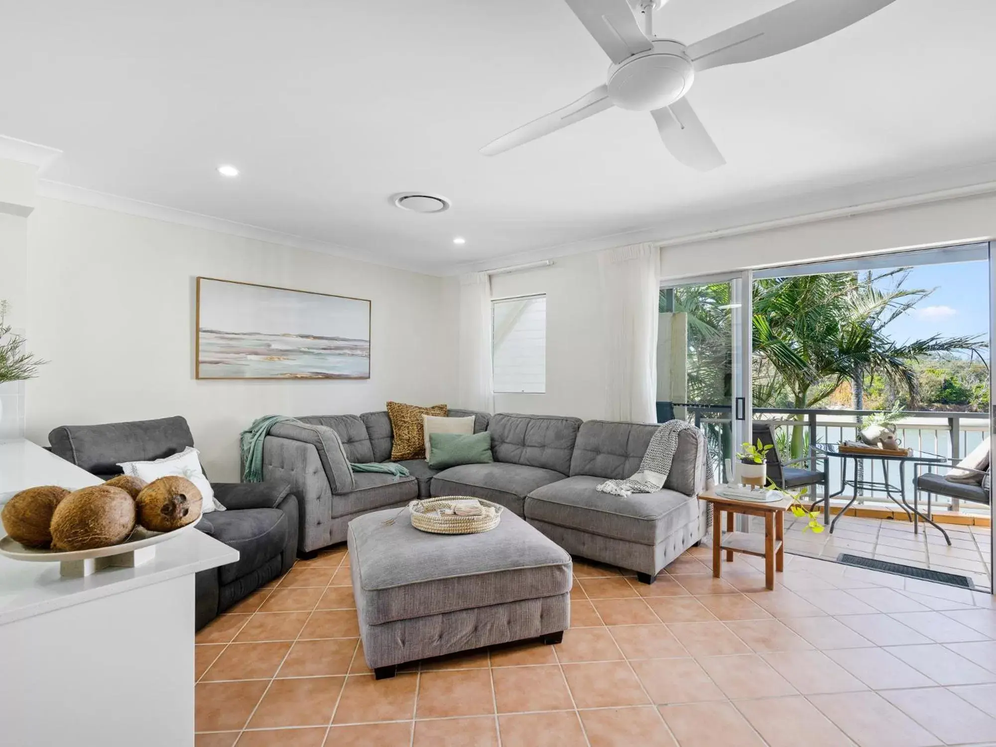 Seating Area in Sunrise Cove Holiday Apartments by Kingscliff Accommodation