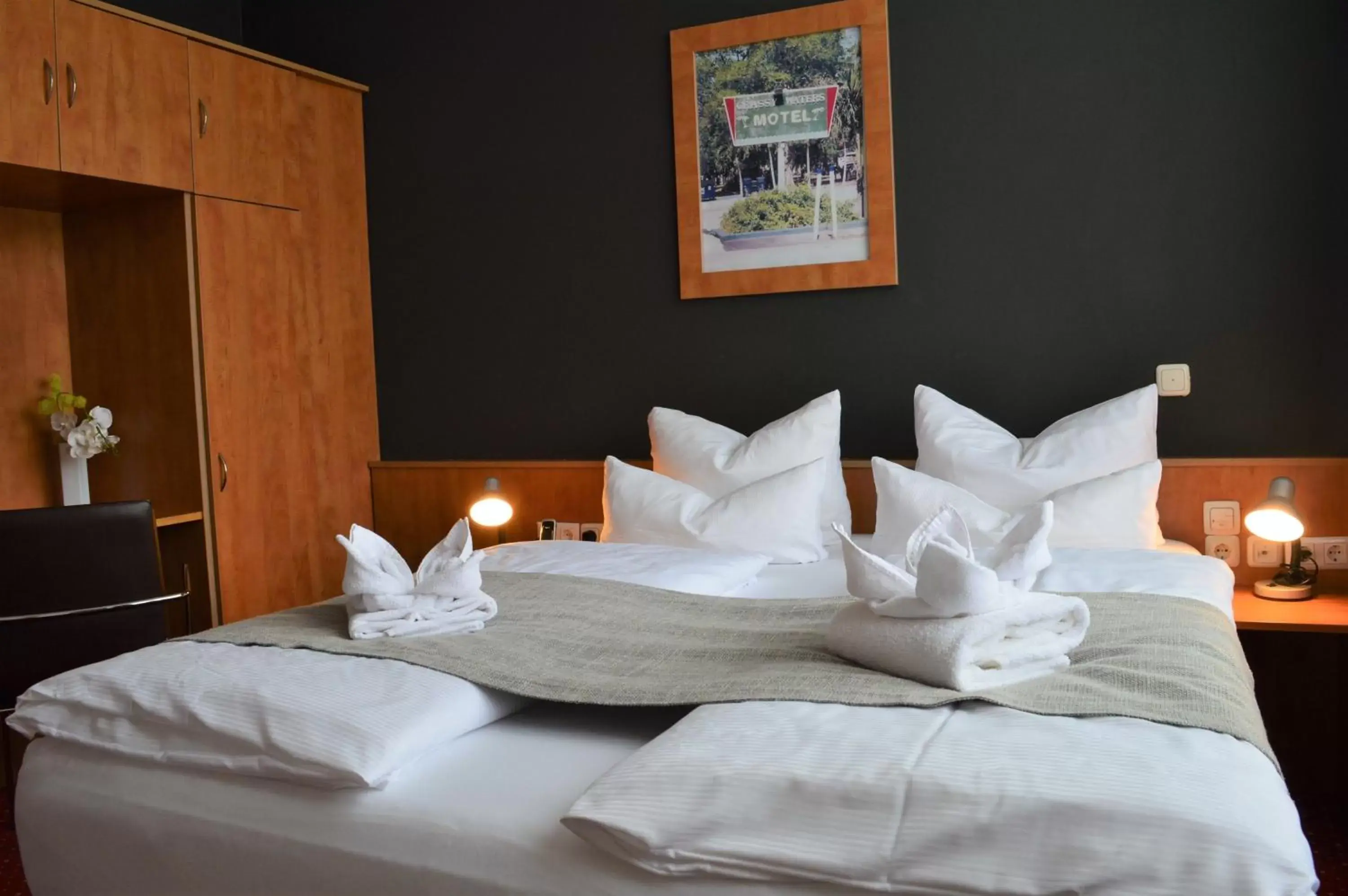 Photo of the whole room, Bed in Amedia Express Passau, Trademark Collection by Wyndham