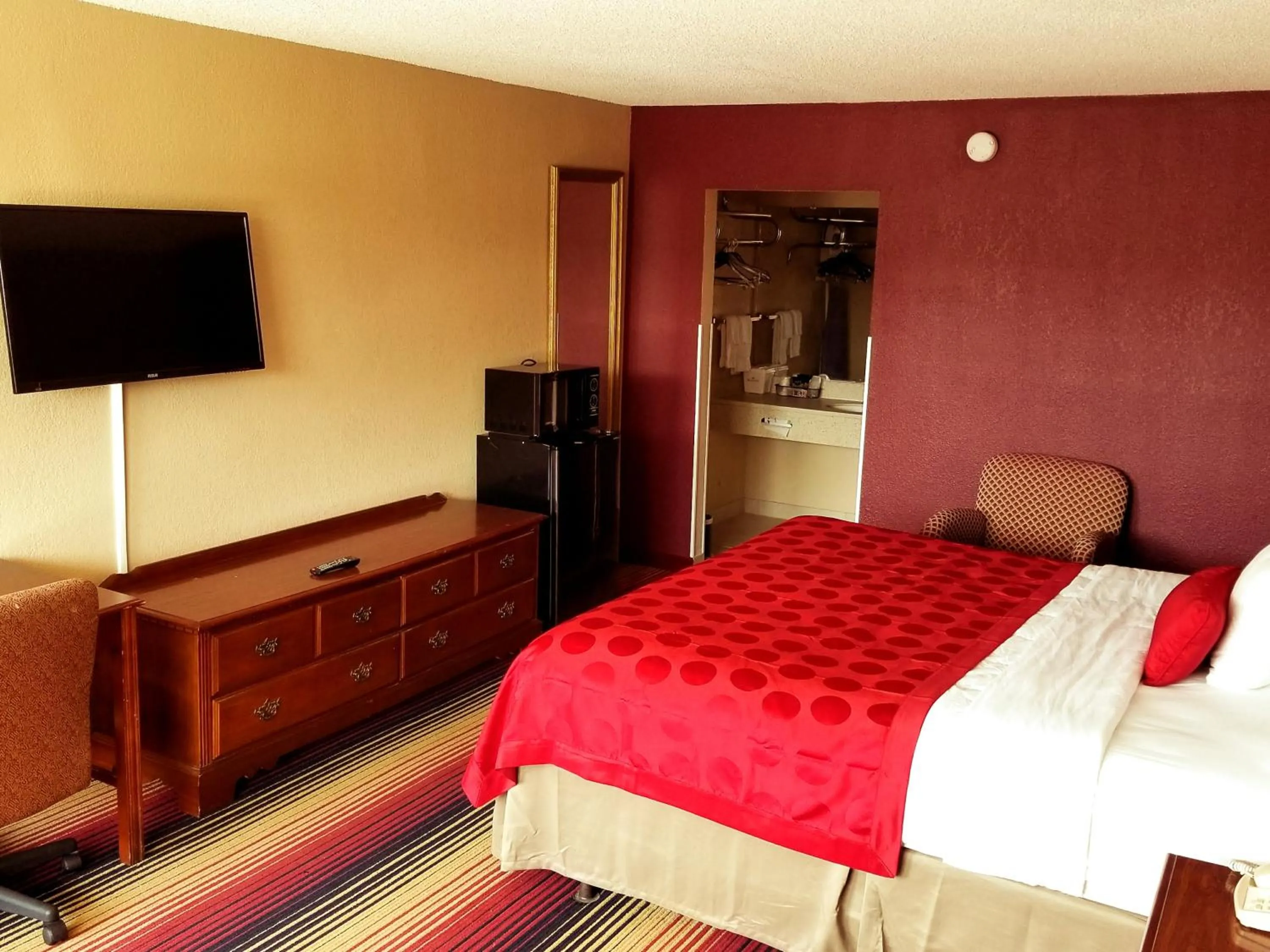 Bed in FairBridge Inn Express Perry