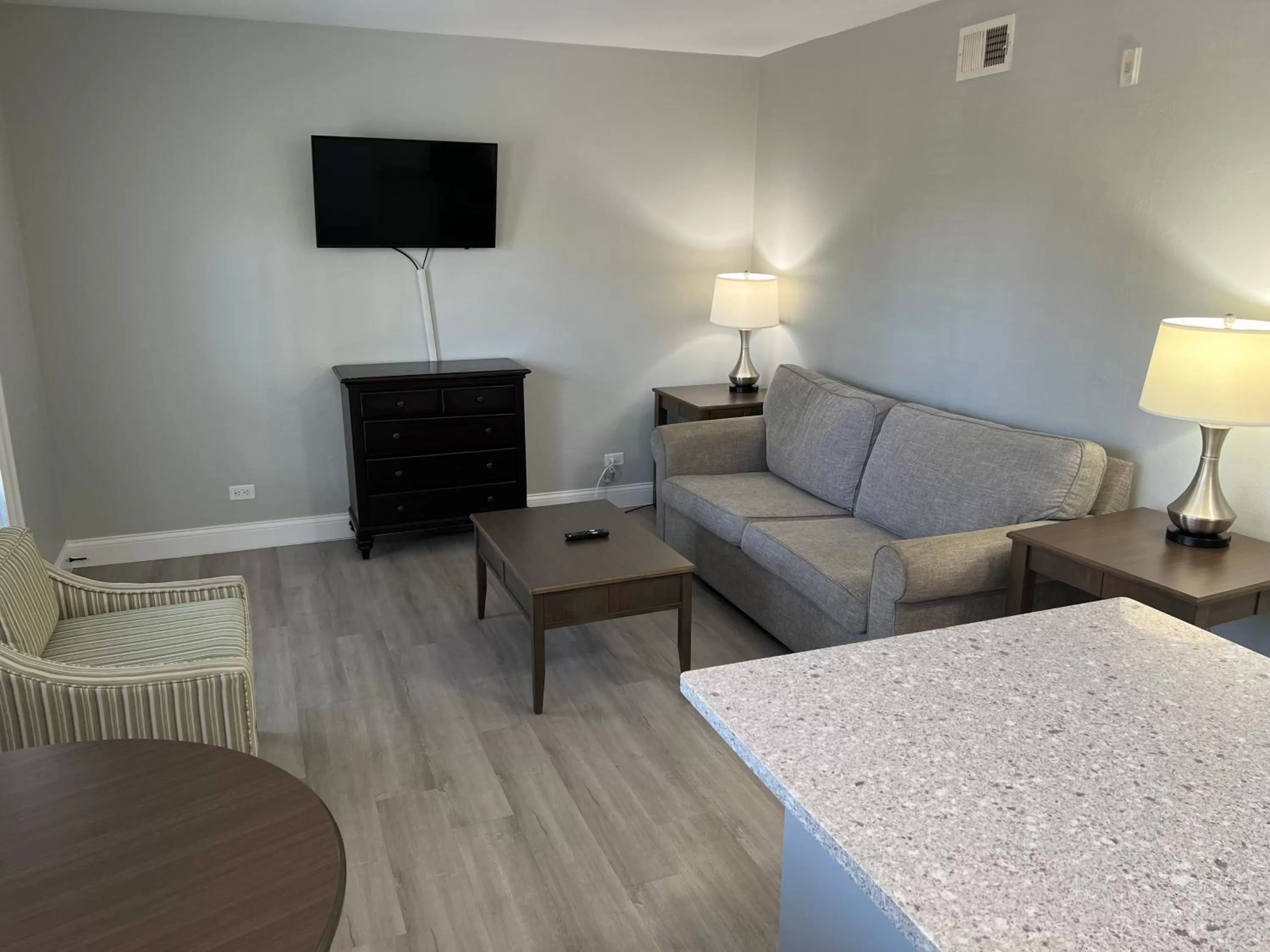 TV and multimedia in Marco Island Lakeside Inn