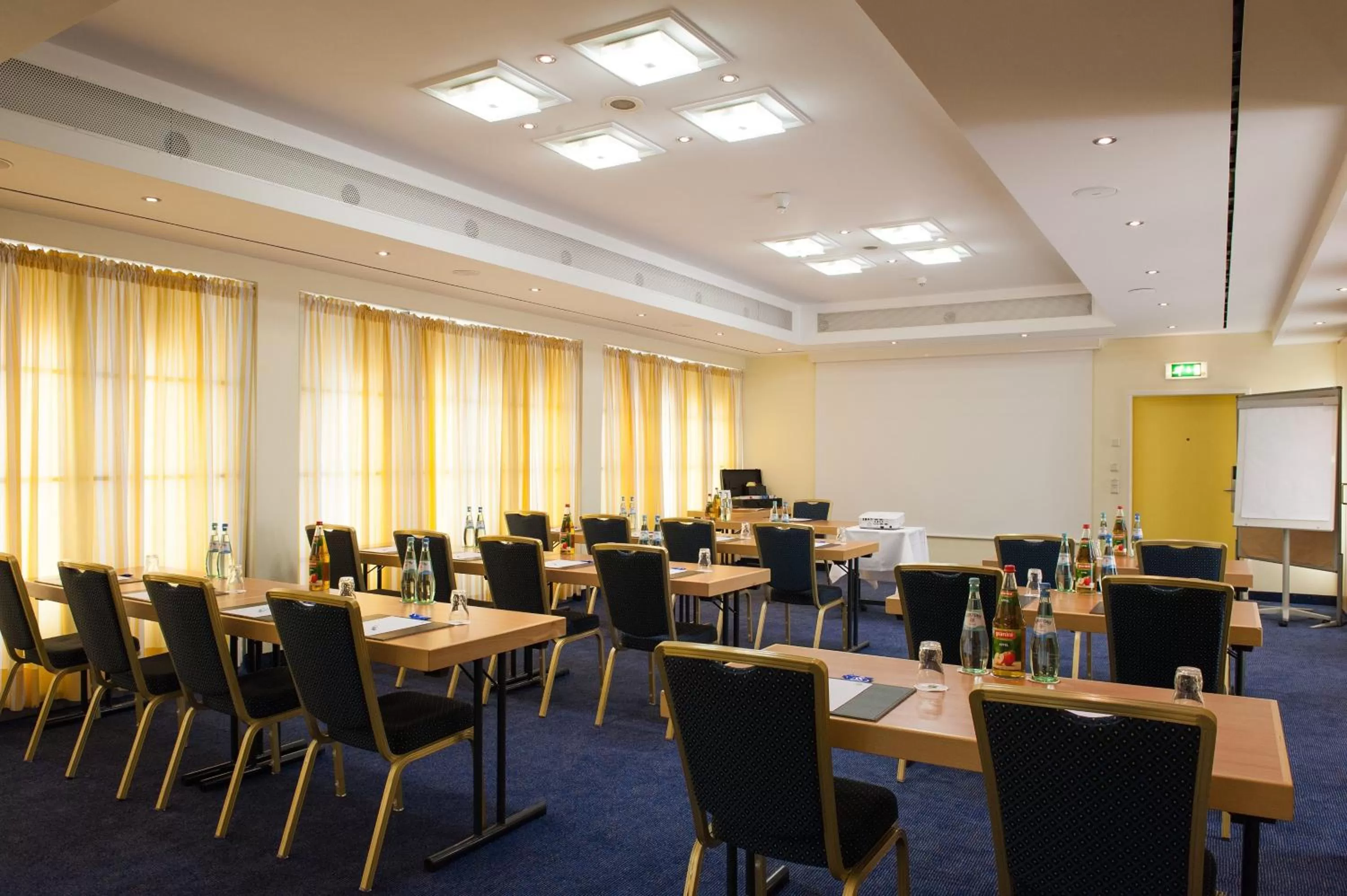 Meeting/conference room in Holiday Inn Munich - South by IHG