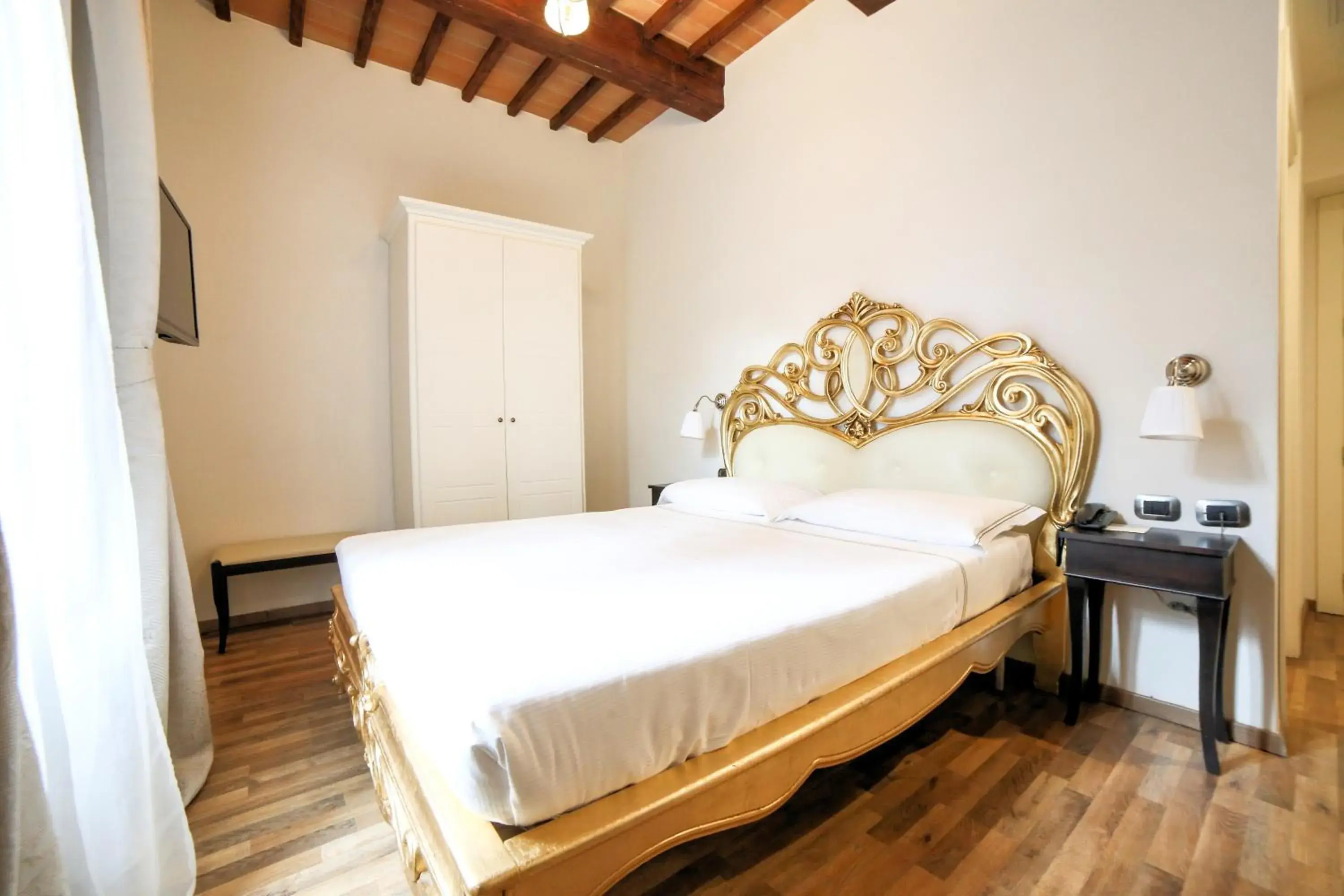 Bed in Grand Hotel Impero Spa & Resort