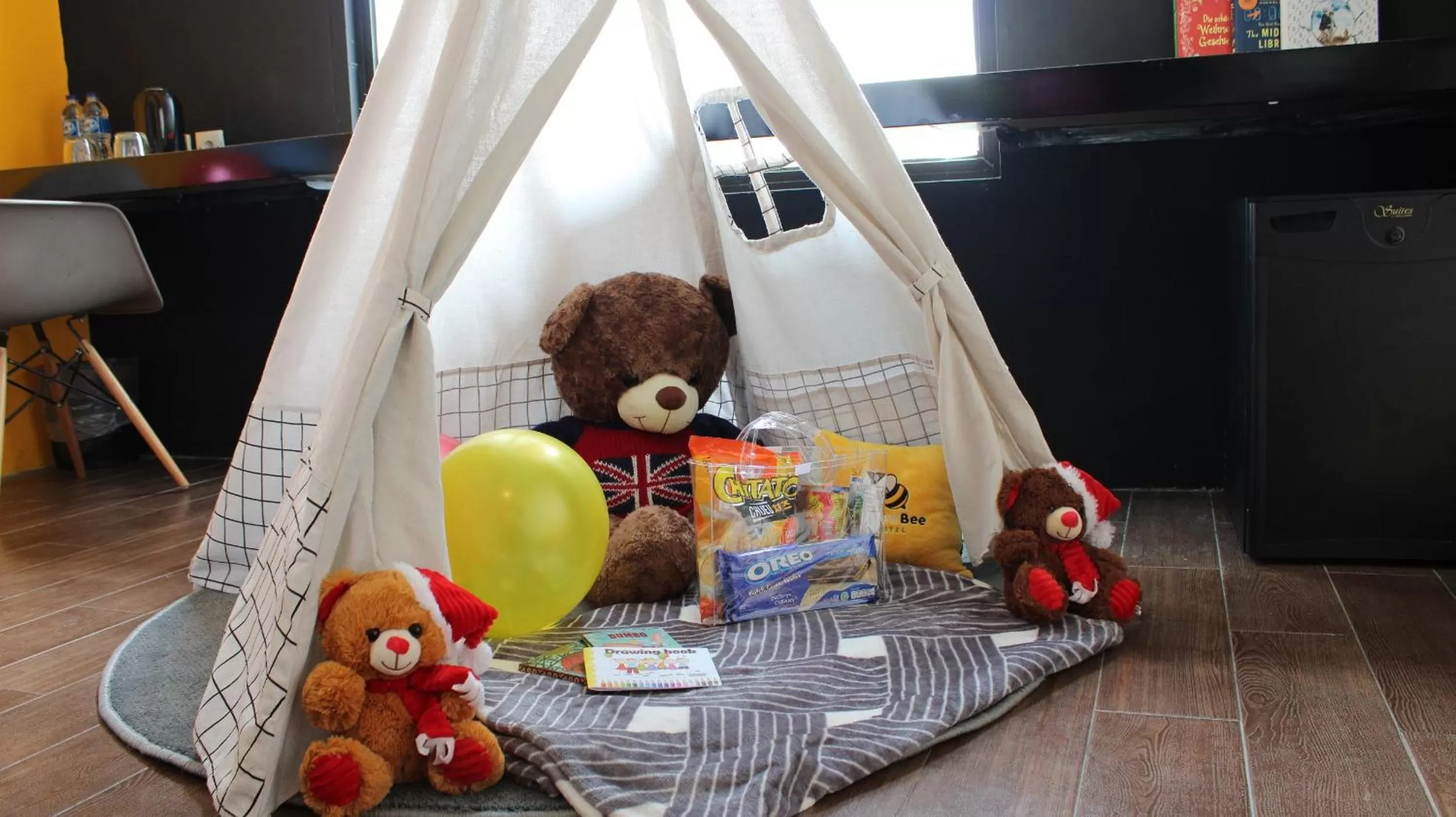 Bed in Yellow Bee Tangerang