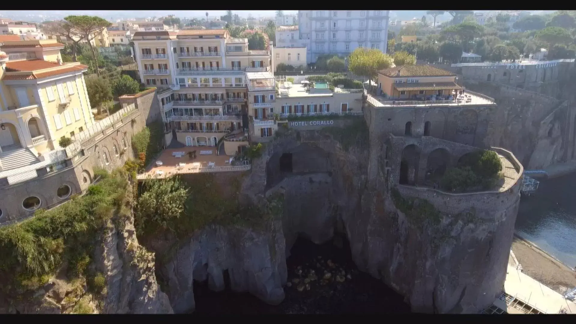 Beach, Bird's-eye View in Hotel Corallo Sorrento