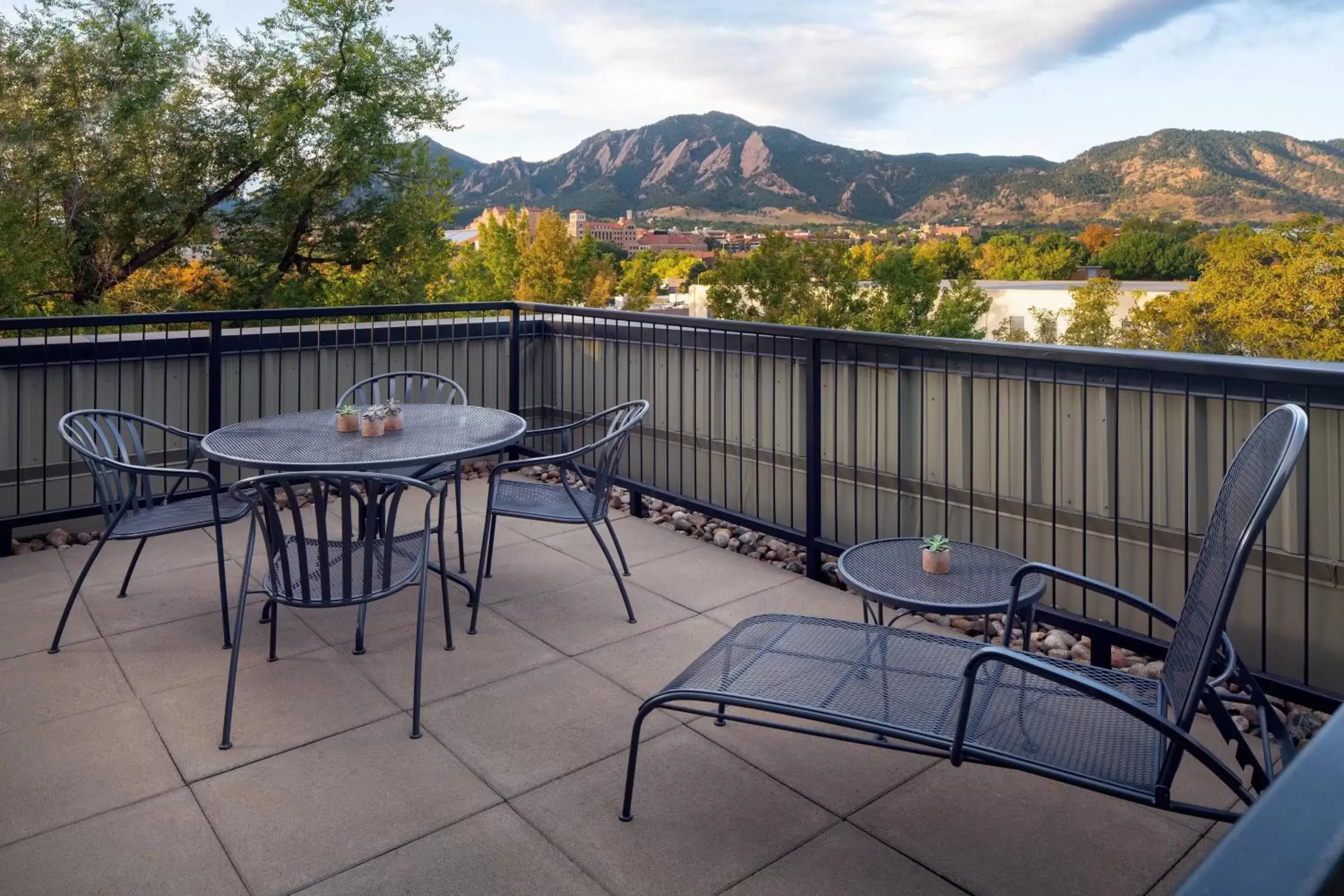 Photo of the whole room, Balcony/Terrace in Boulder Marriott