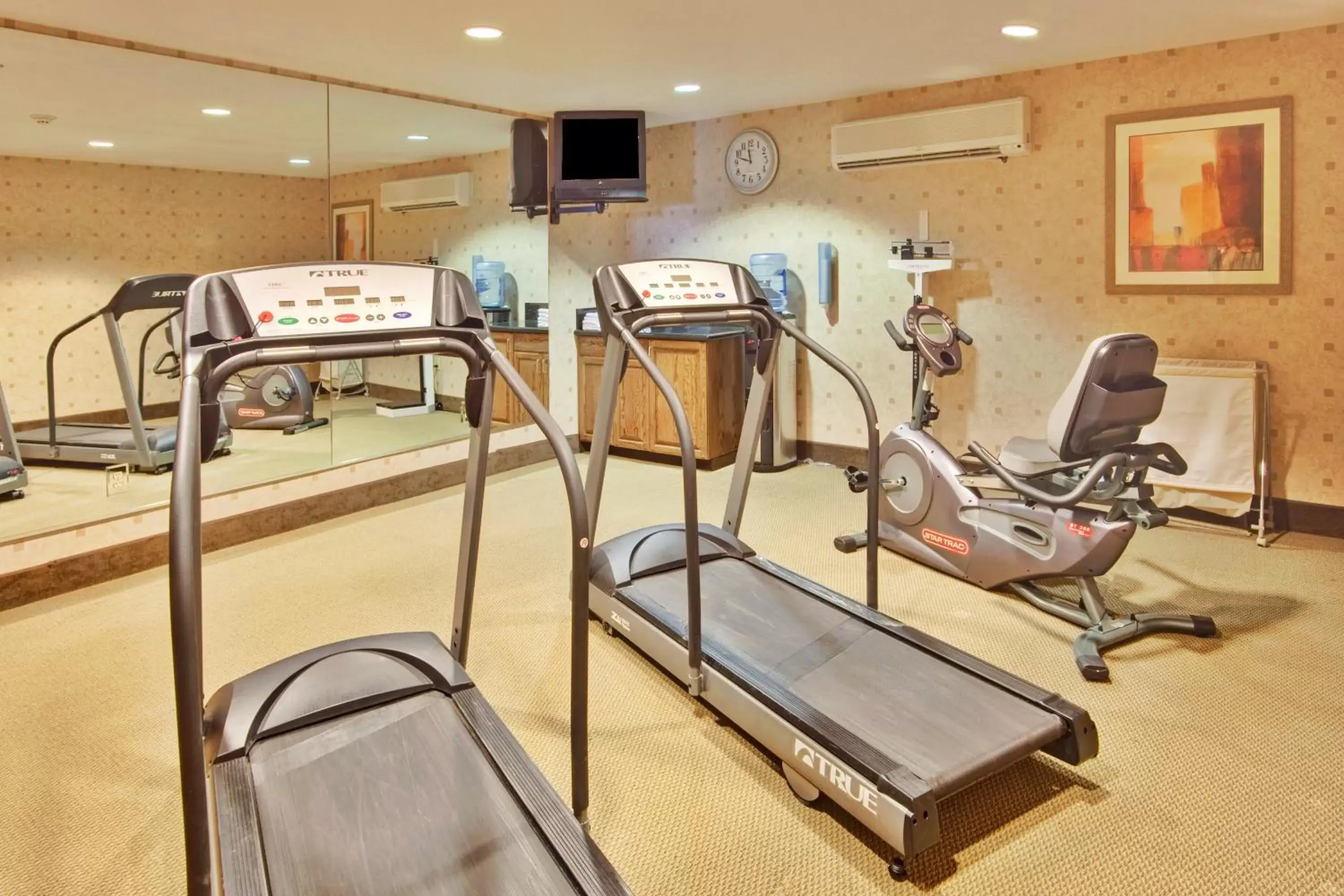 Fitness centre/facilities, Fitness Center/Facilities in Holiday Inn Express Delano Highway 99, an IHG Hotel