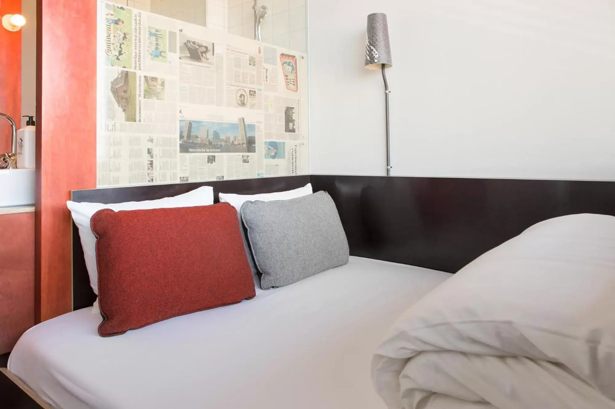 Small Double Room in Volkshotel Small Double Room in Volkshotel