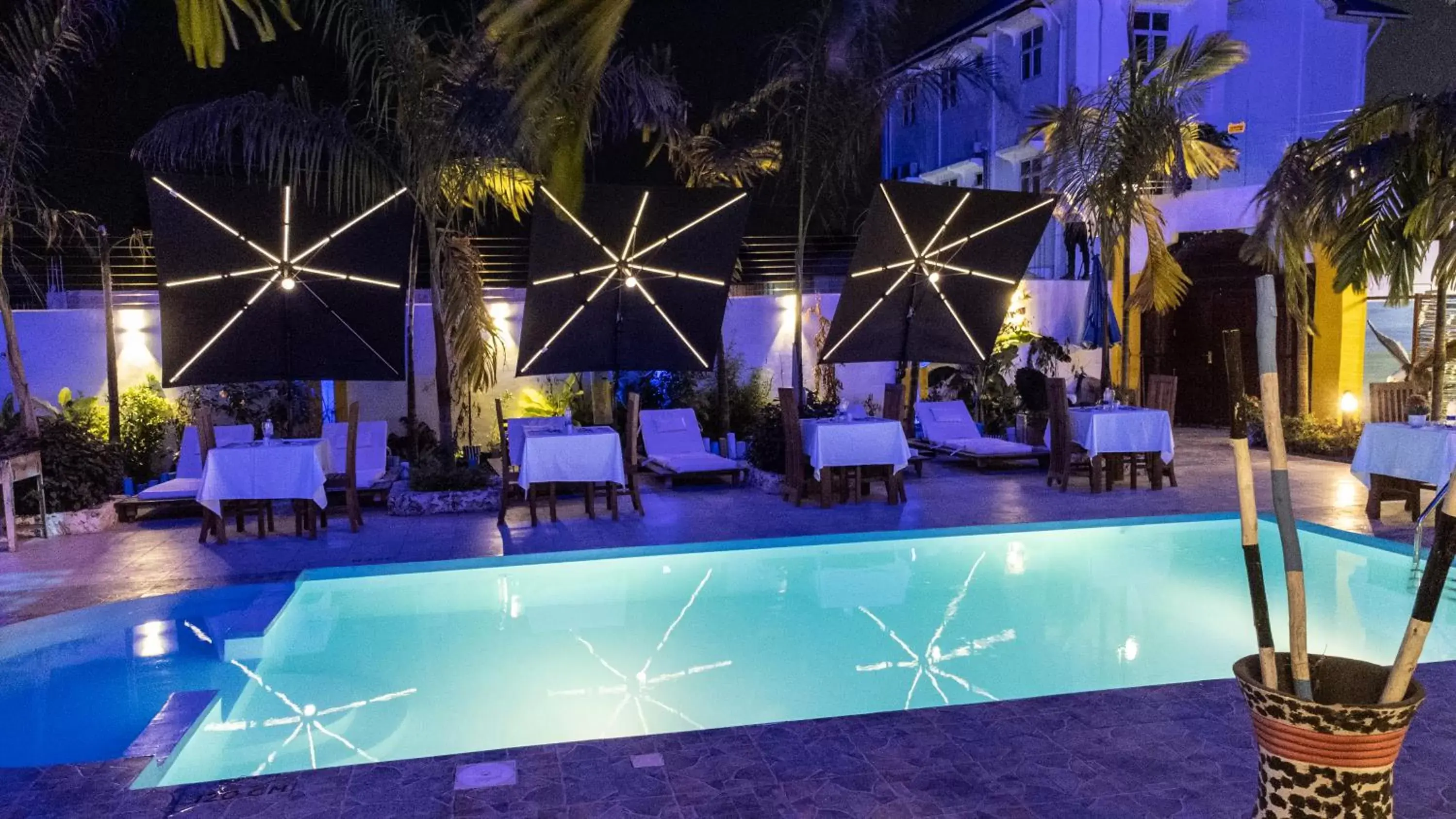 Swimming Pool in Canary Nungwi Hotel & Free SPA Swimming Pool in Canary Nungwi Hotel & Free SPA