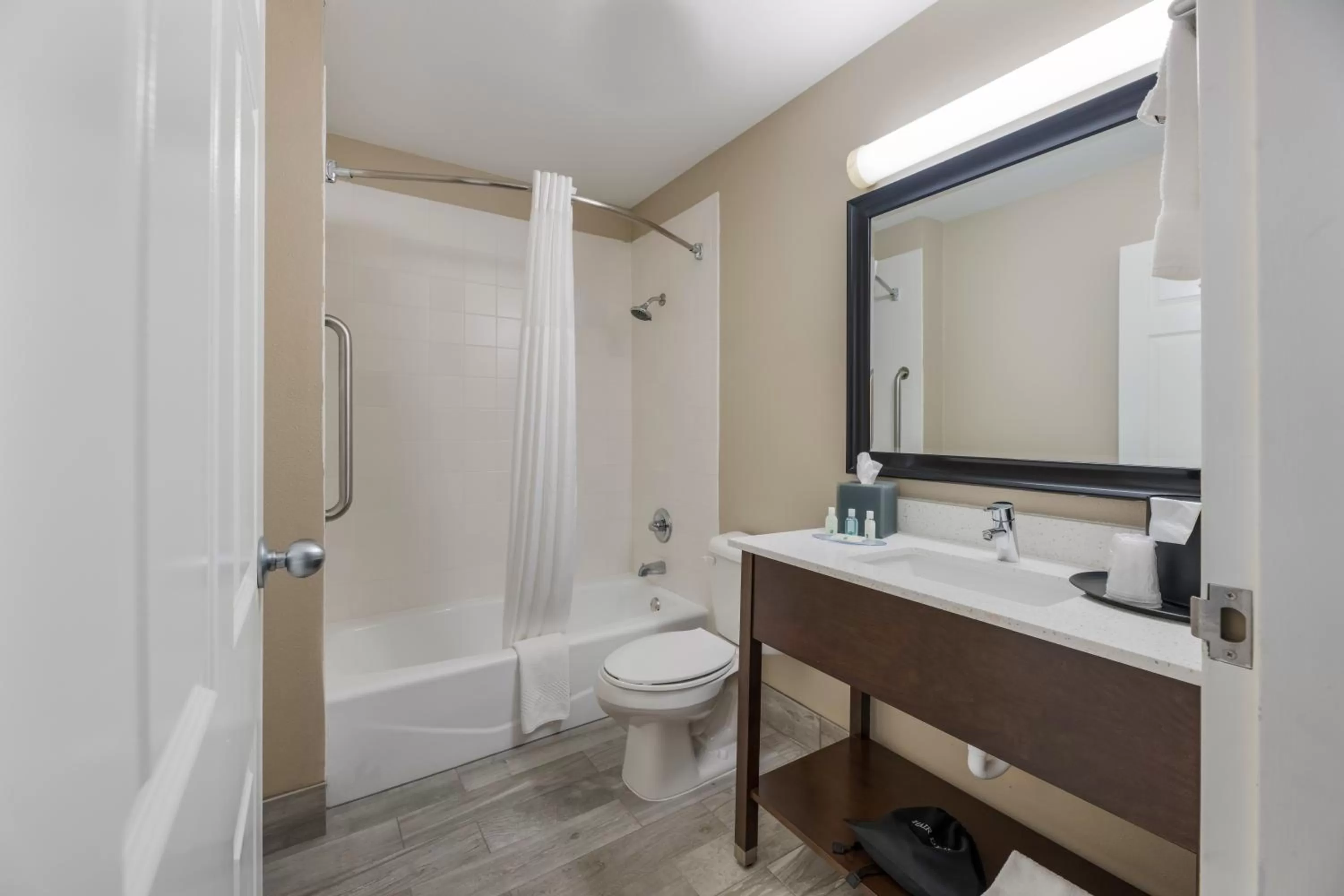 Bathroom in Quality Inn