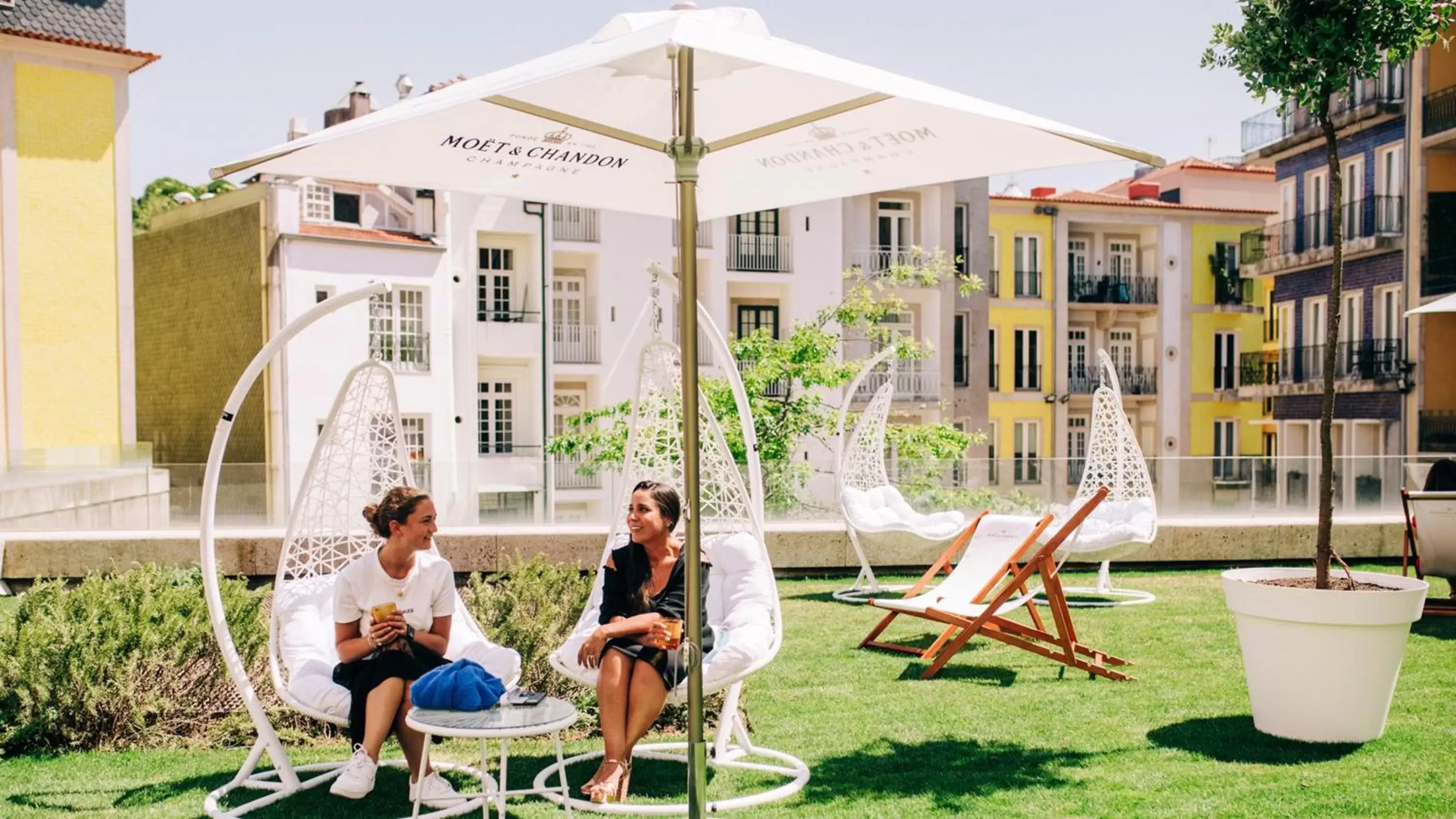 Lounge or bar in InterContinental Porto - Palacio das Cardosas by IHG Lounge or bar in InterContinental Porto - Palacio das Cardosas by IHG