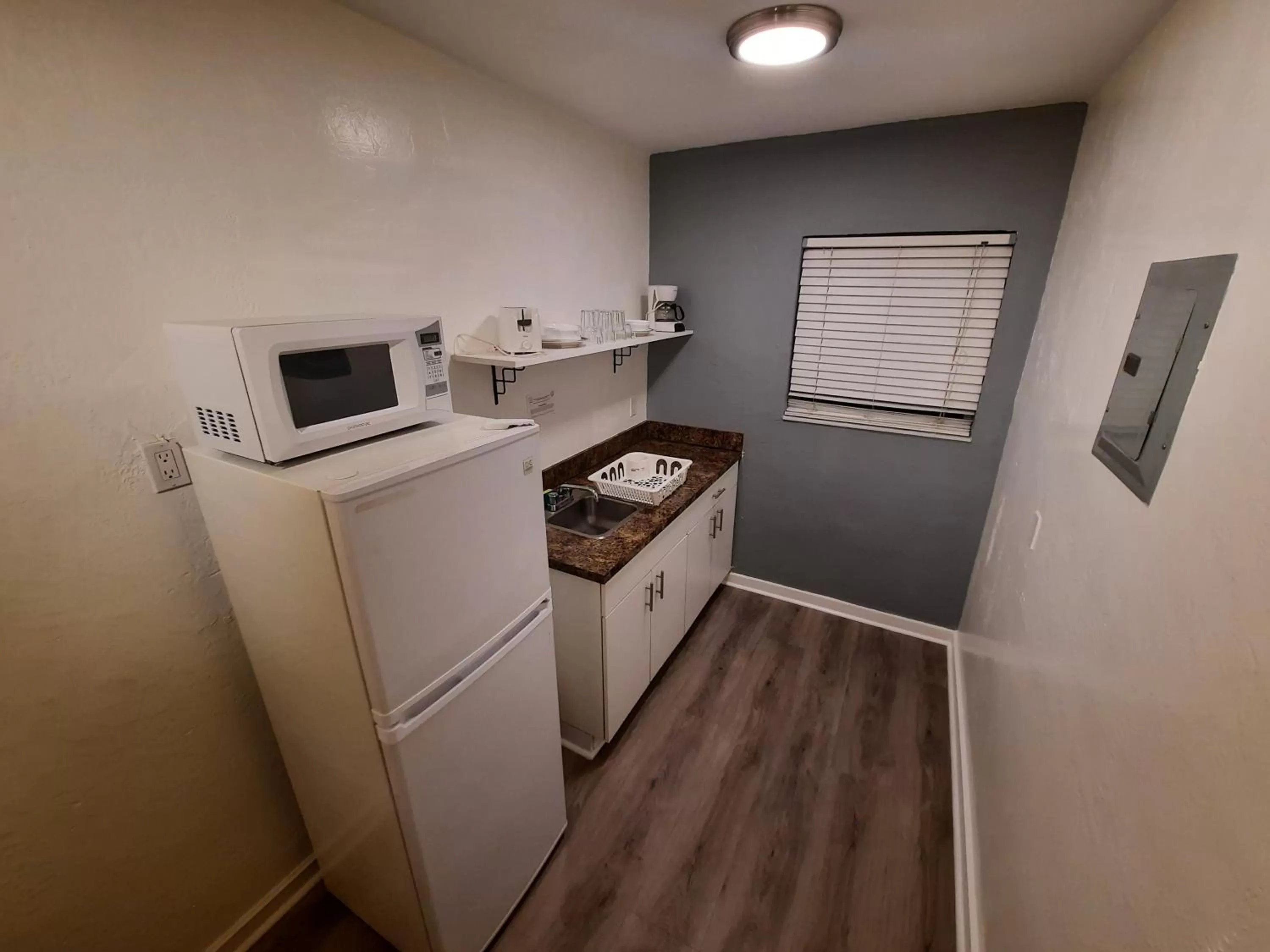 Kitchen/Kitchenette in Stardust Hotel