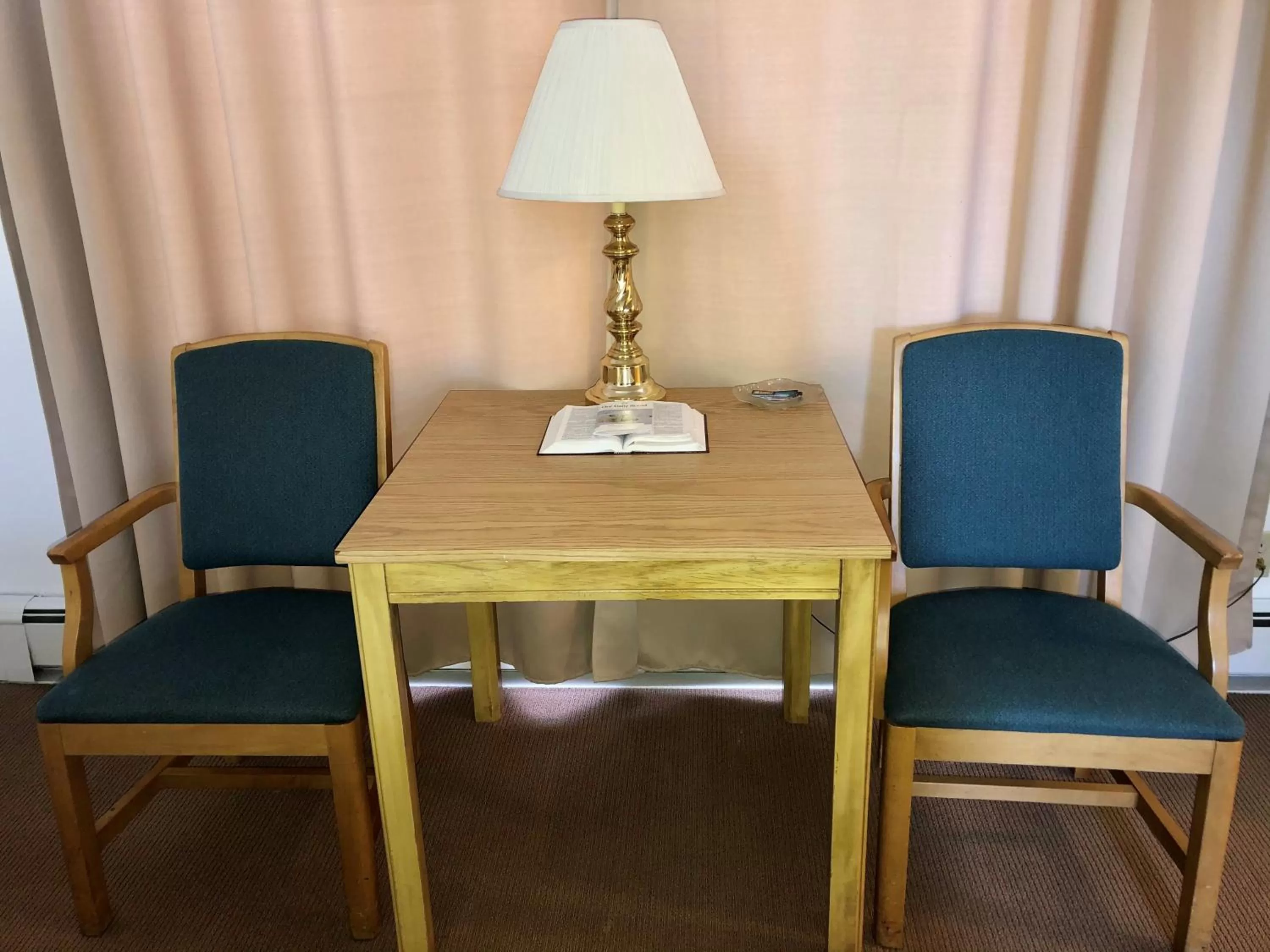 Seating area in Budget Host Inn