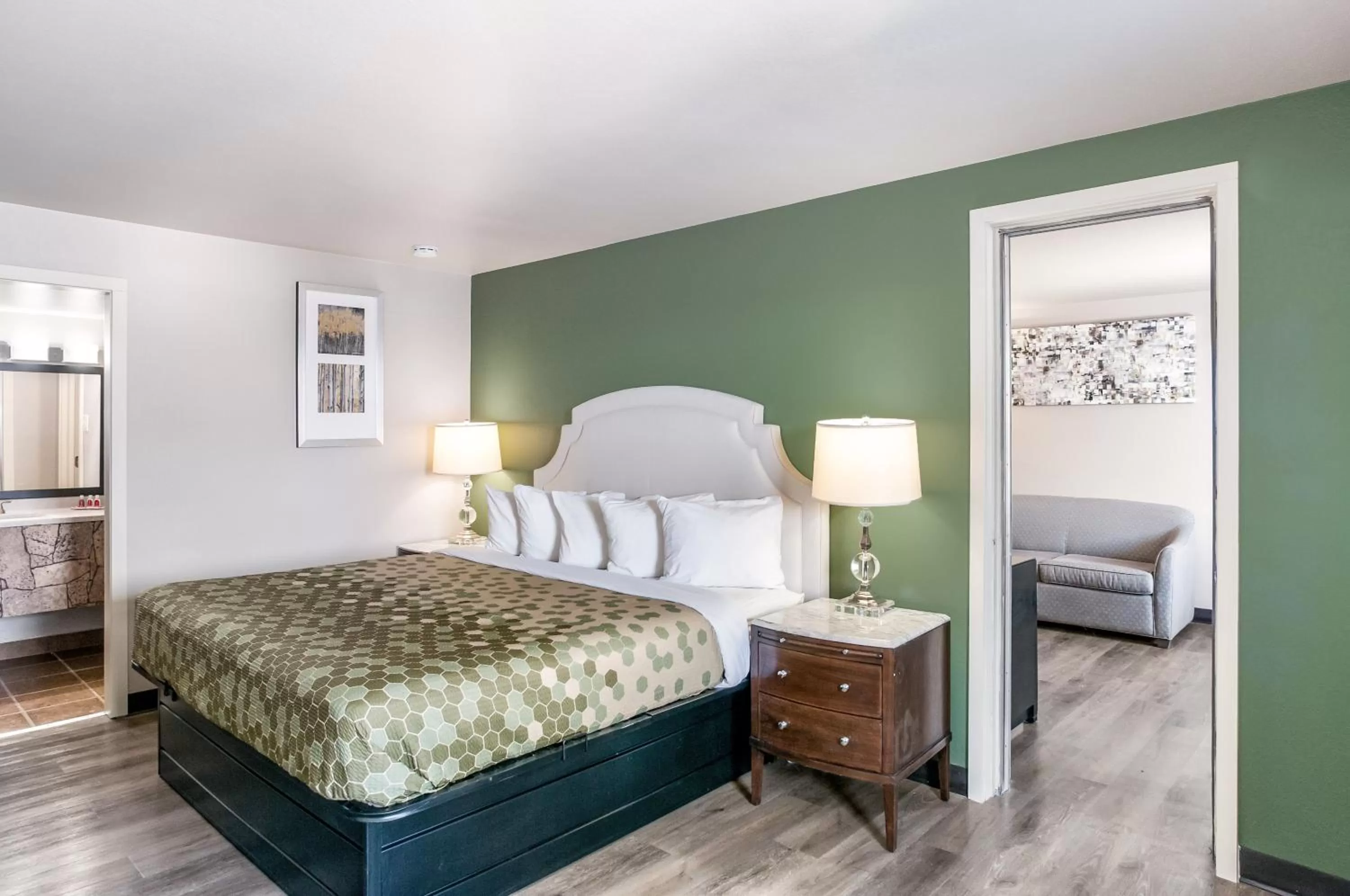 Bed in Suburban Studios Neenah-Appleton