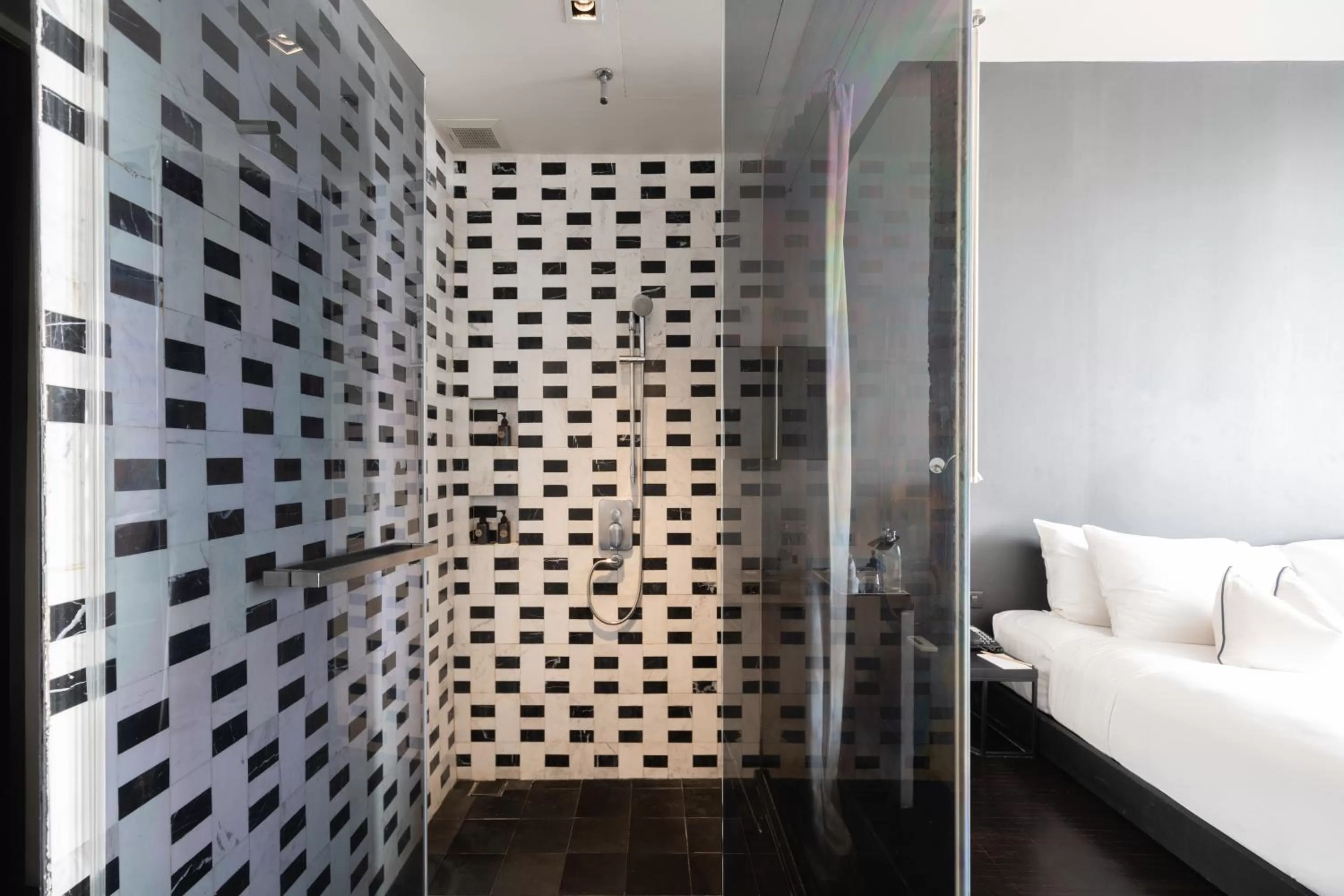 Shower, Bed in Sala Rattanakosin Bangkok