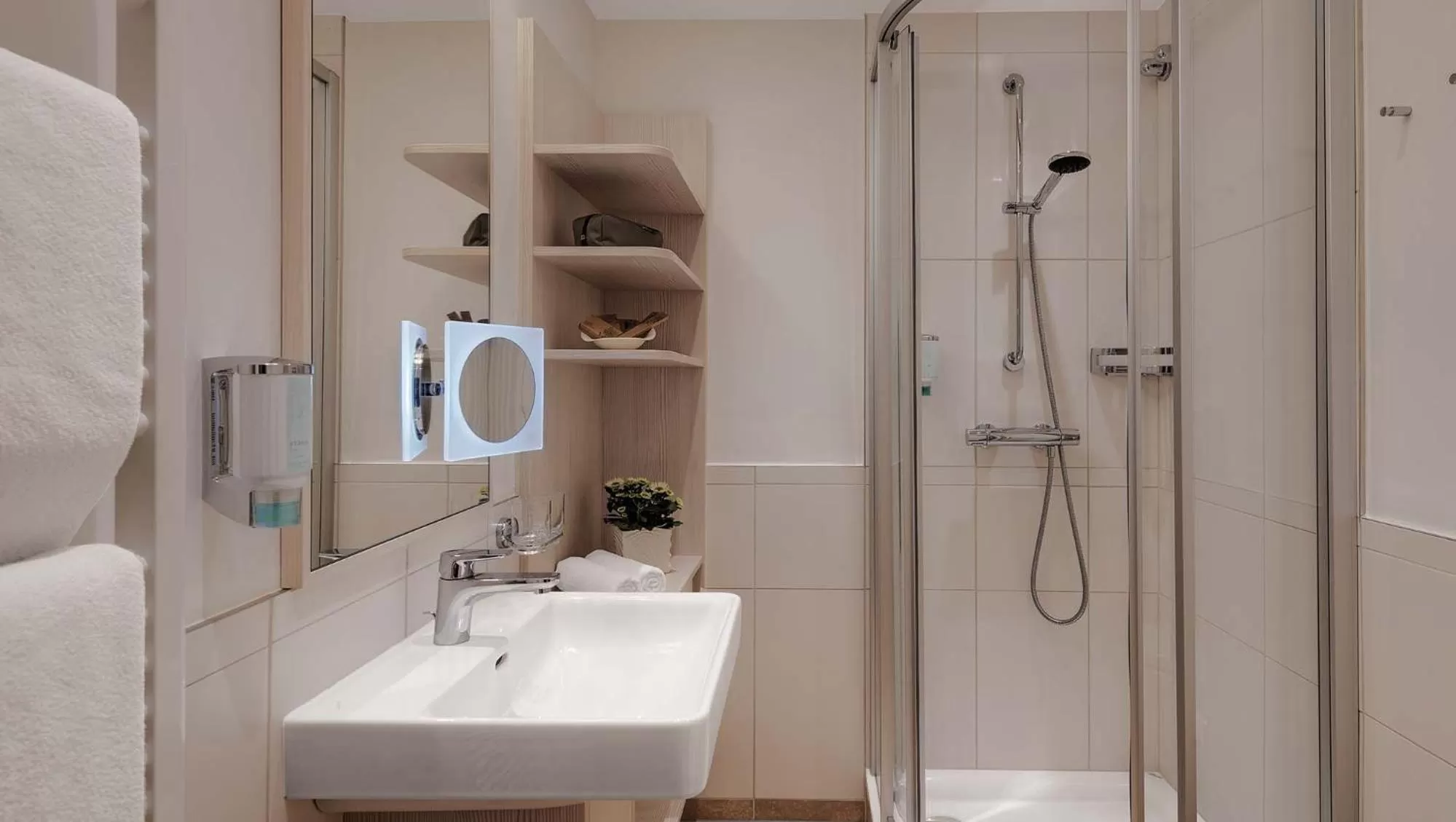 Bathroom in Hotel Almesberger