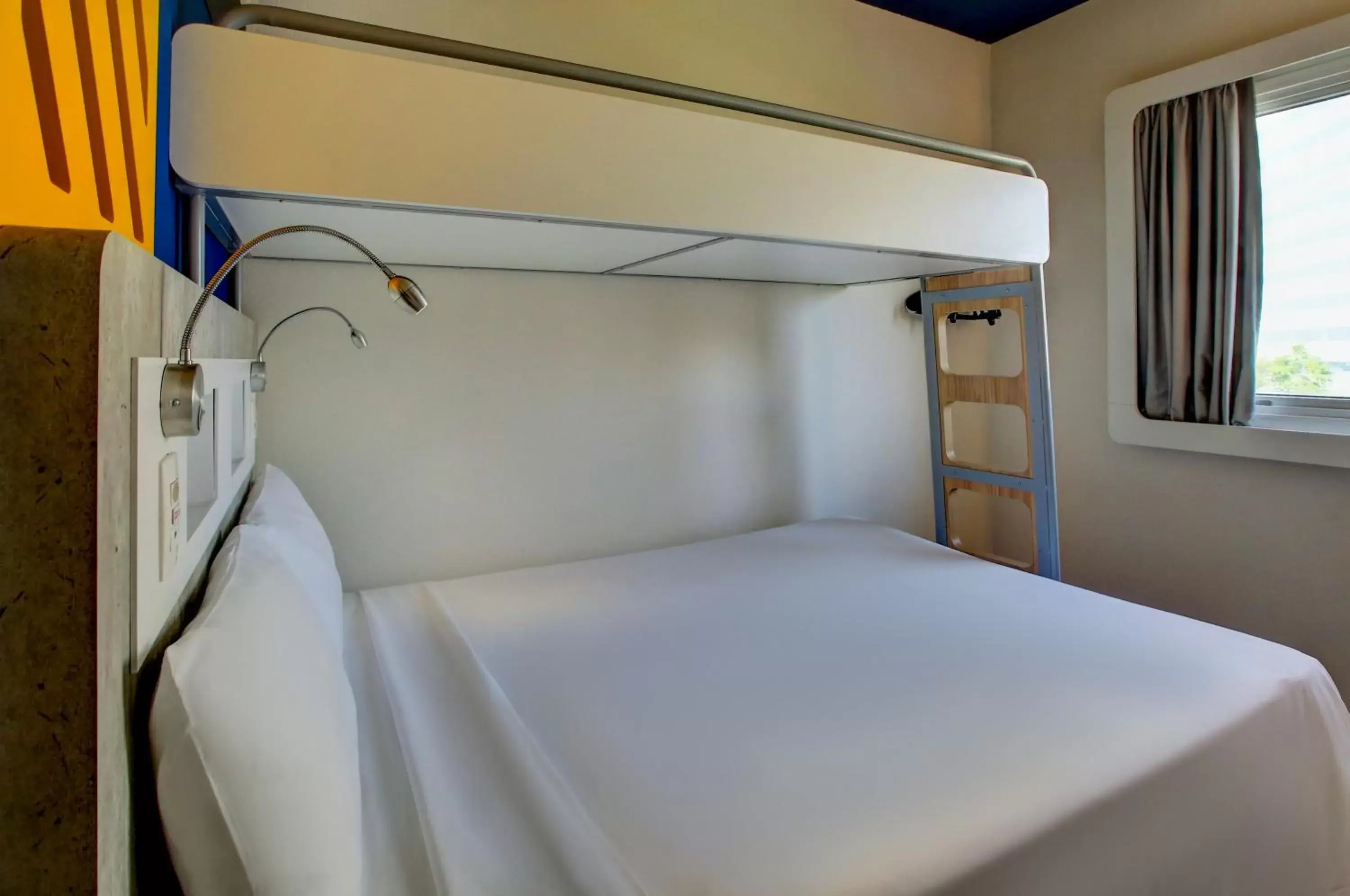 Bed, Bunk Bed in ibis budget Tambore