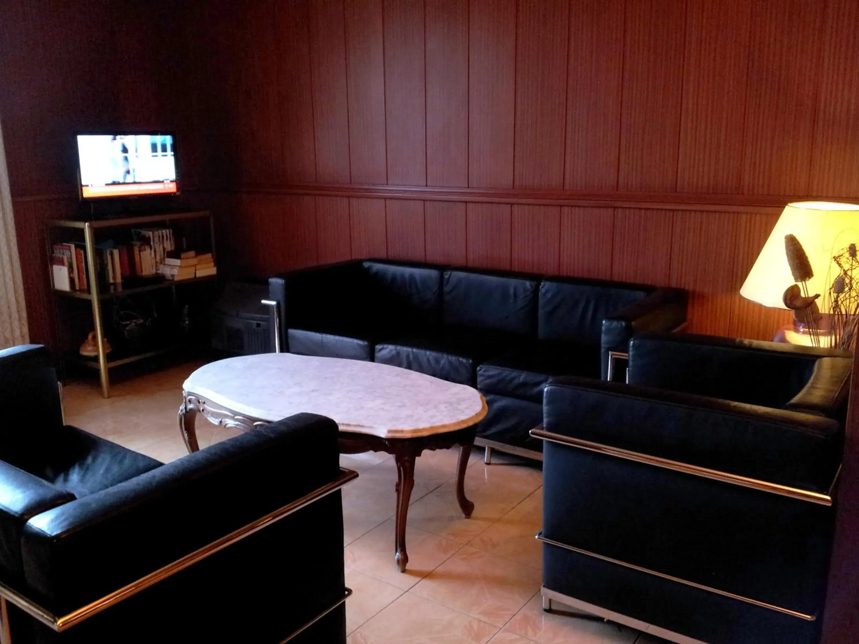 Communal lounge/ TV room, Seating Area in Hotel Toledano Ramblas