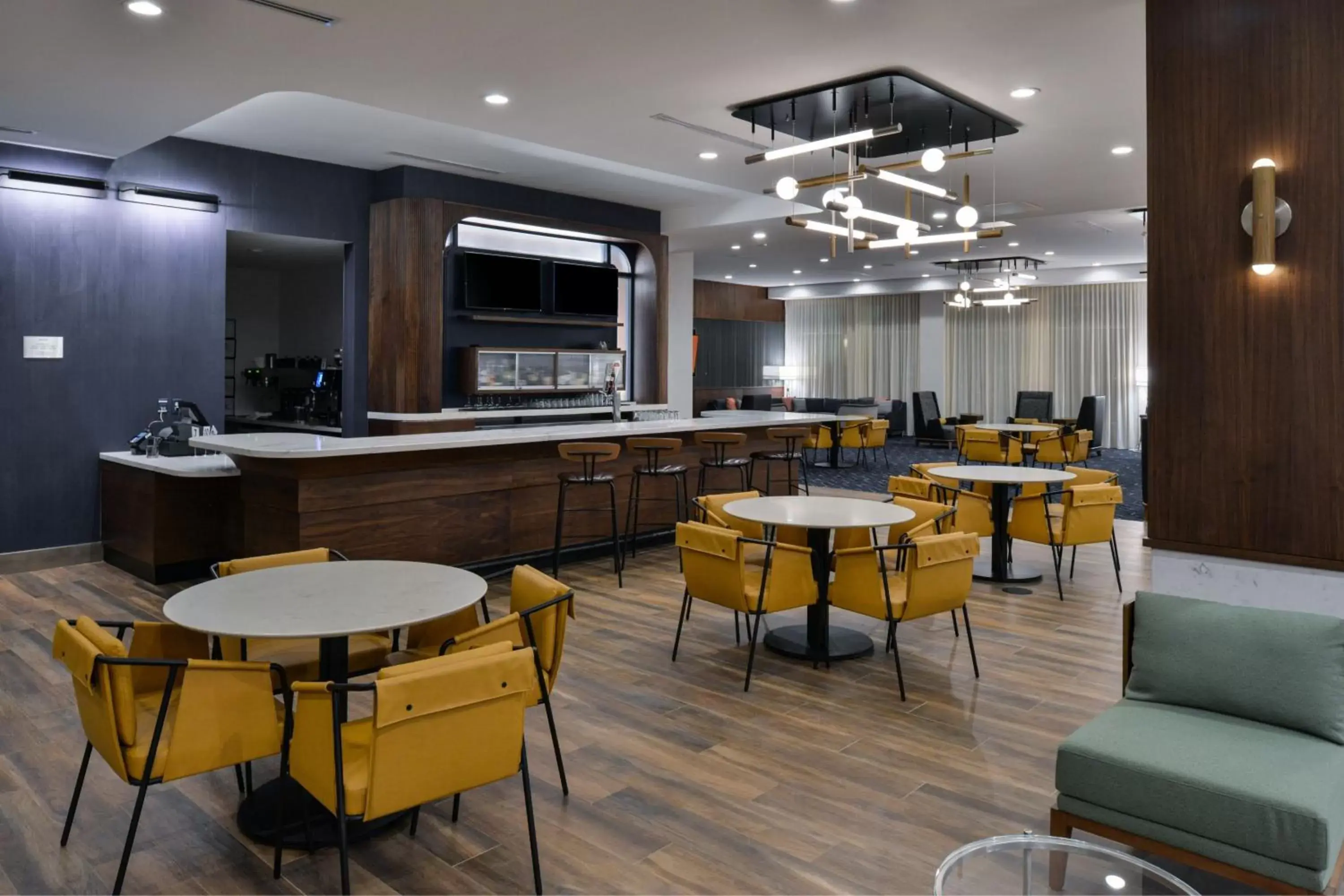 Lobby or reception, Lounge/Bar in Courtyard by Marriott Raleigh Cary Crossroads