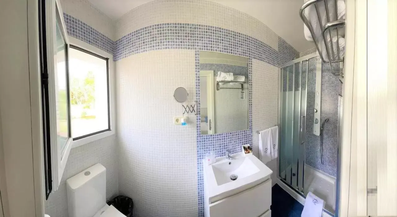 Bathroom in Hotel Malaga Picasso