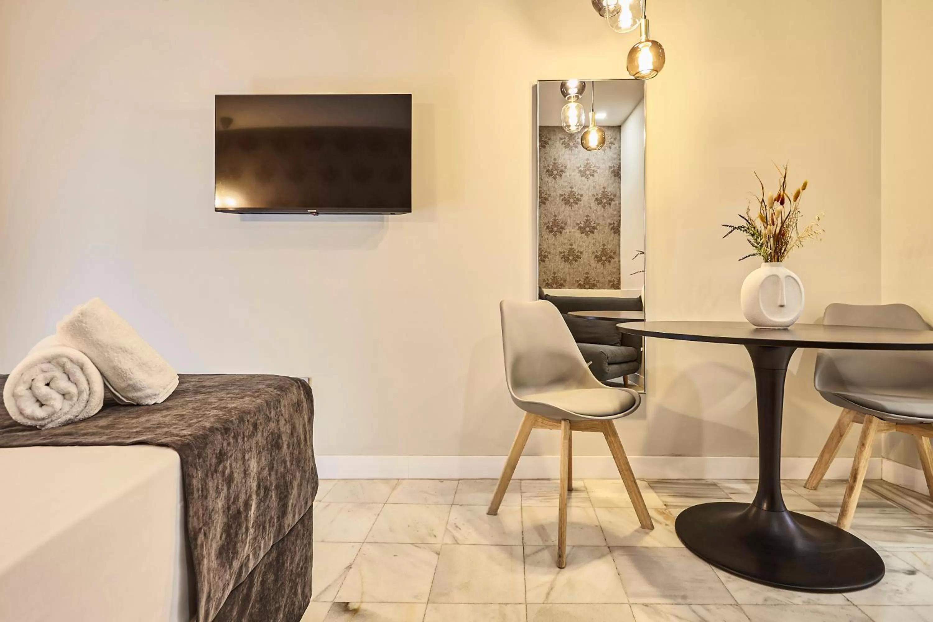 TV/Entertainment Center in Hello Alicante Apartamentos