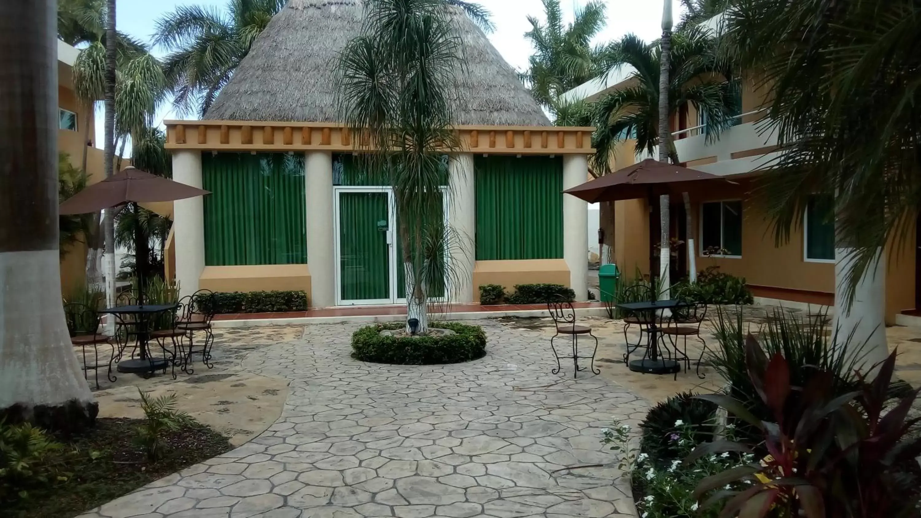 Garden, Property Building in Tecnohotel Mérida Norte