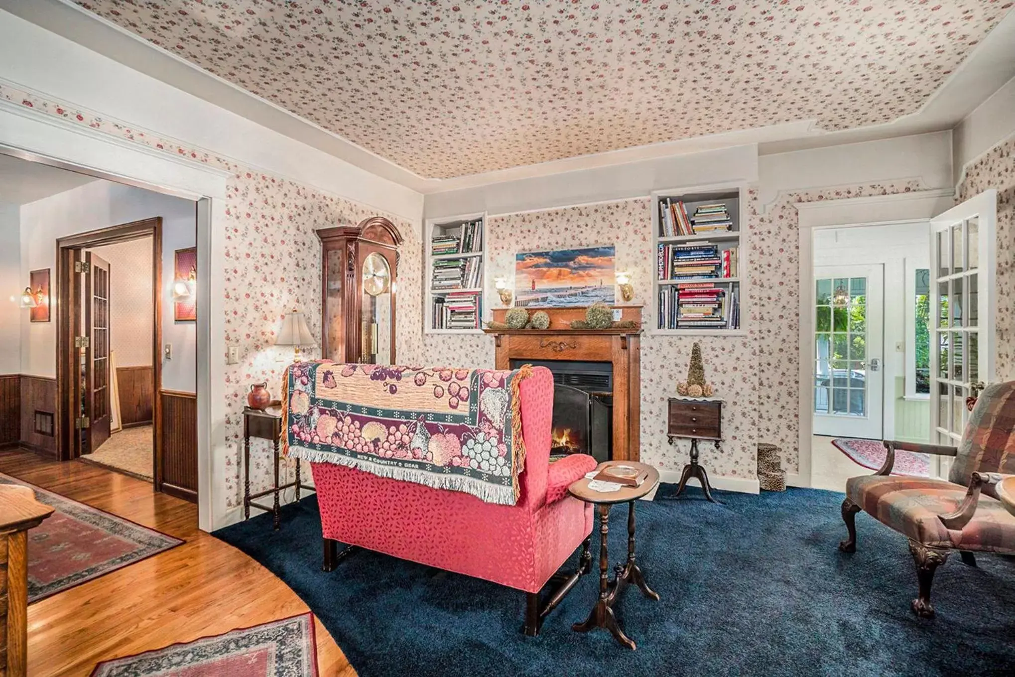 Seating Area in Yelton Manor Bed and Breakfast