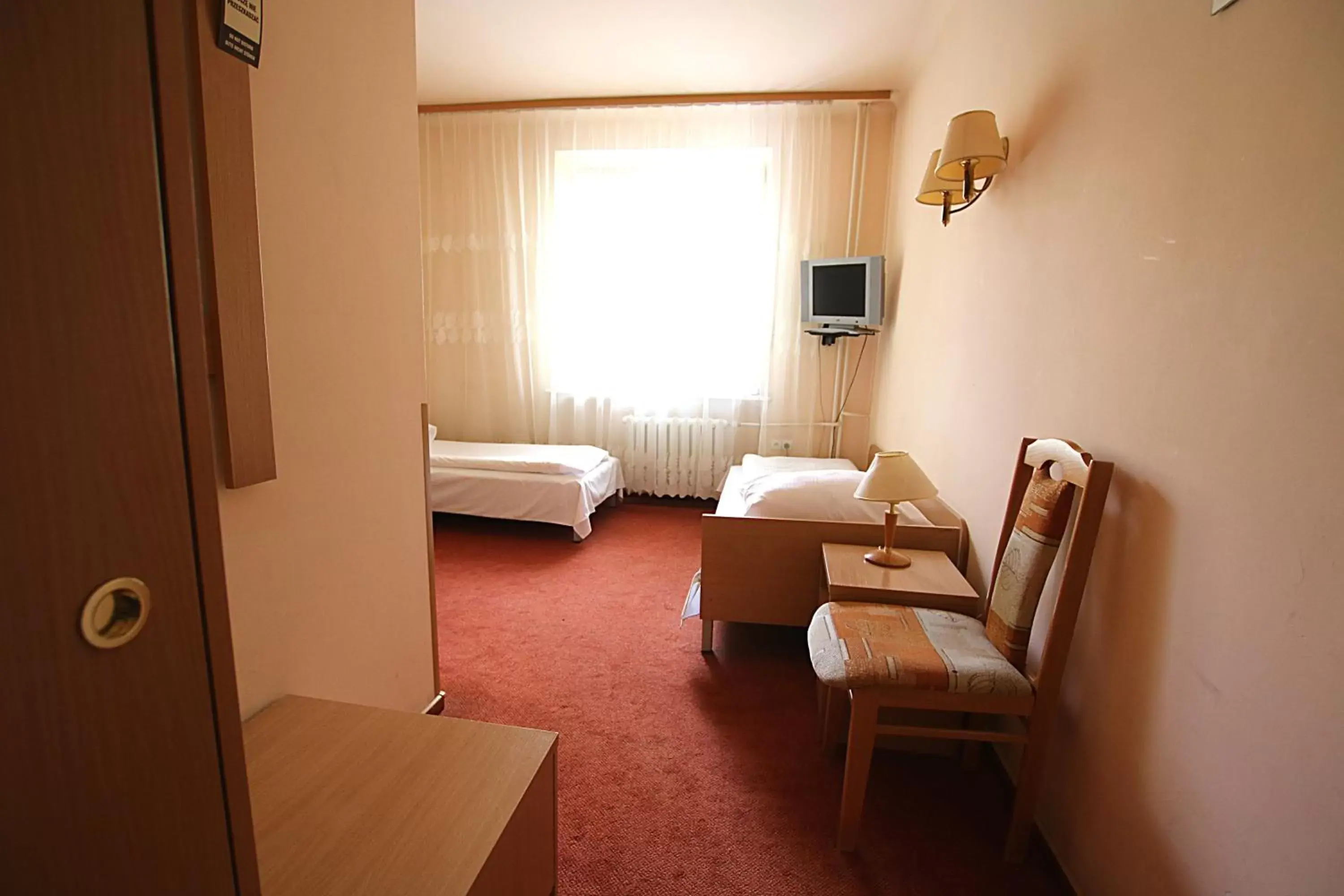 Photo of the whole room, Bed in Iskra Photo of the whole room, Bed in Iskra