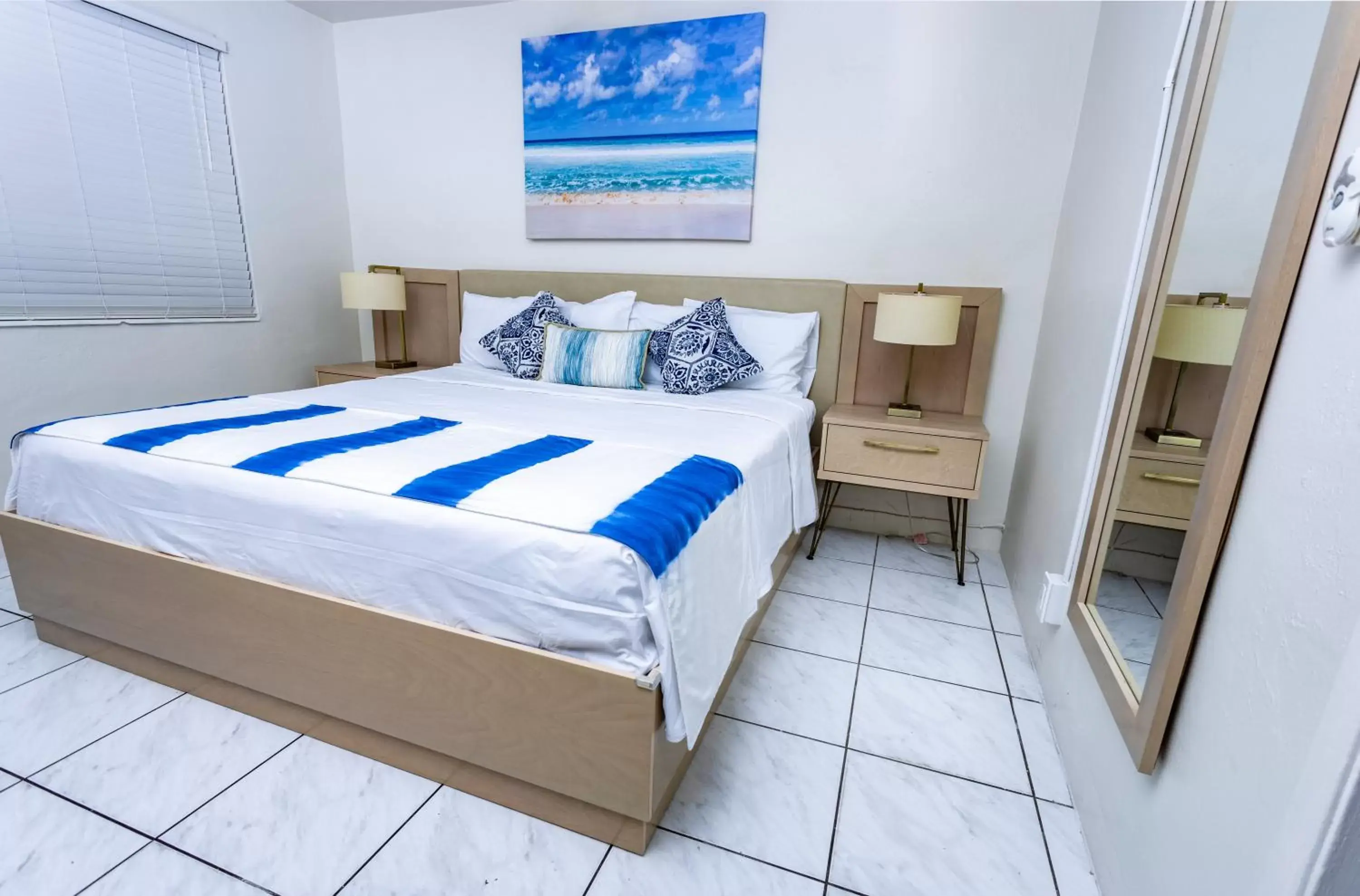 One-Bedroom Apartment (One King Bed) in Sea Garden by the Sea