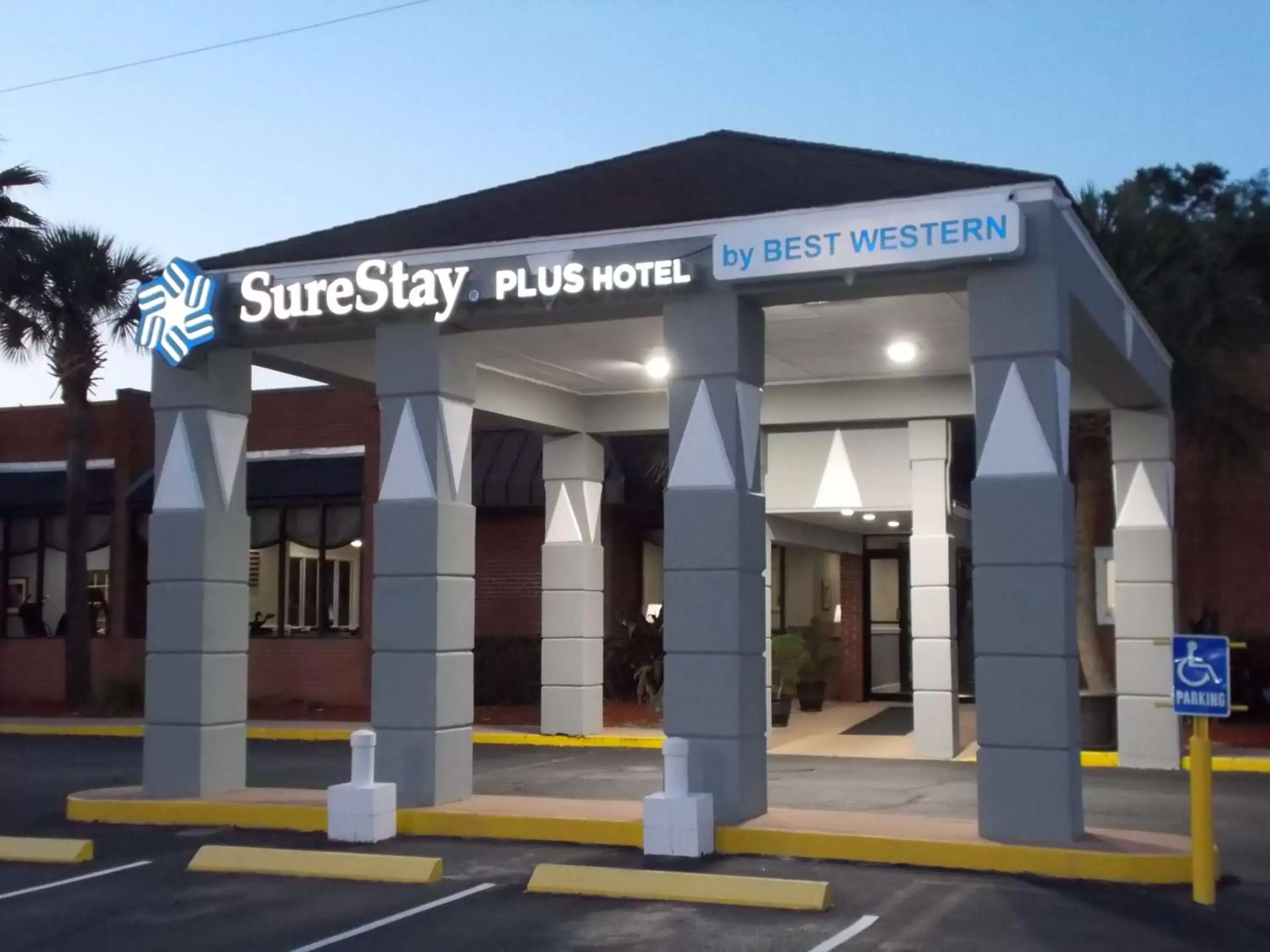 Property building in SureStay Plus Hotel by Best Western St Marys Cumberland