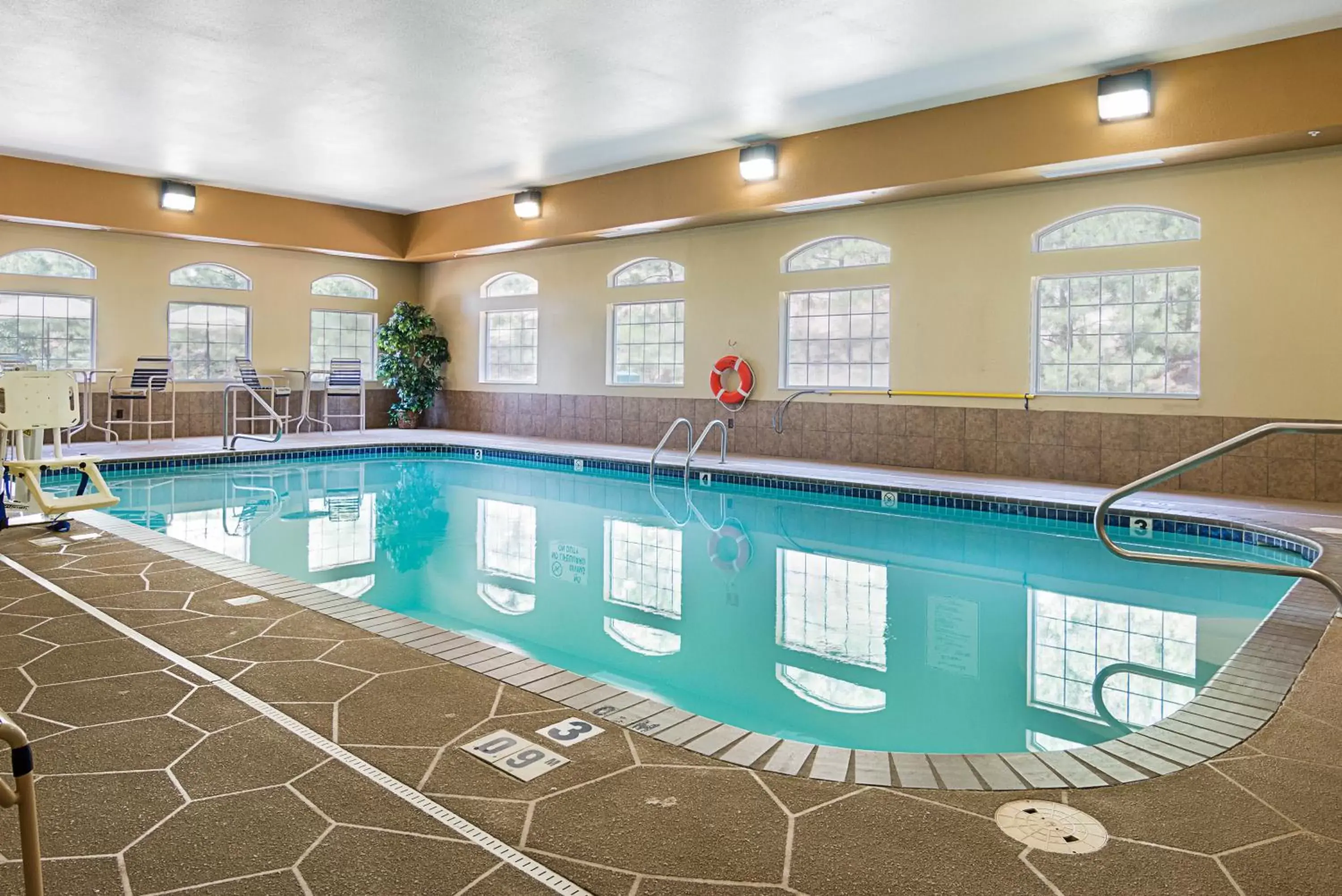 Swimming Pool in Comfort Inn Camden