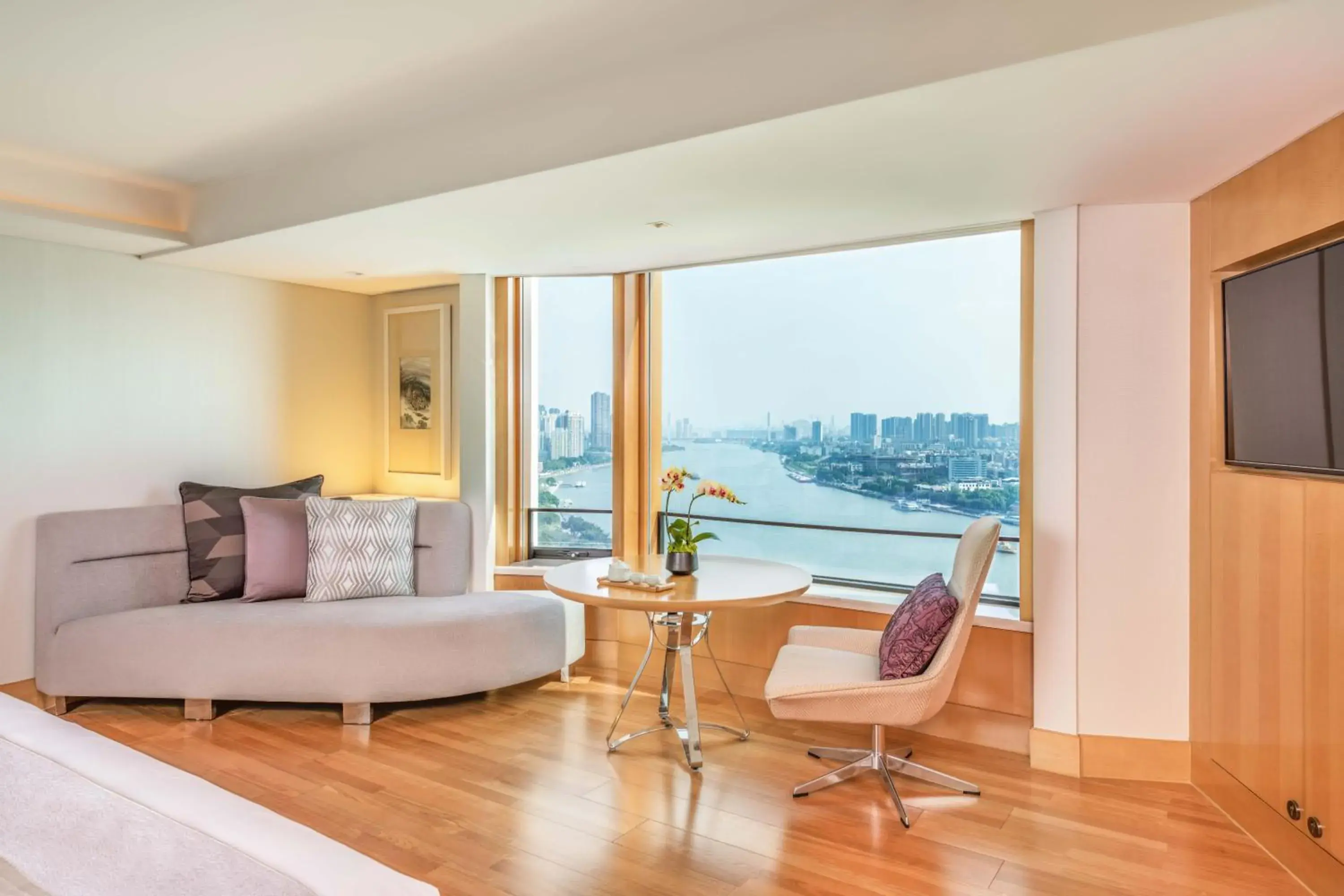 River view, Seating Area in White Swan Hotel