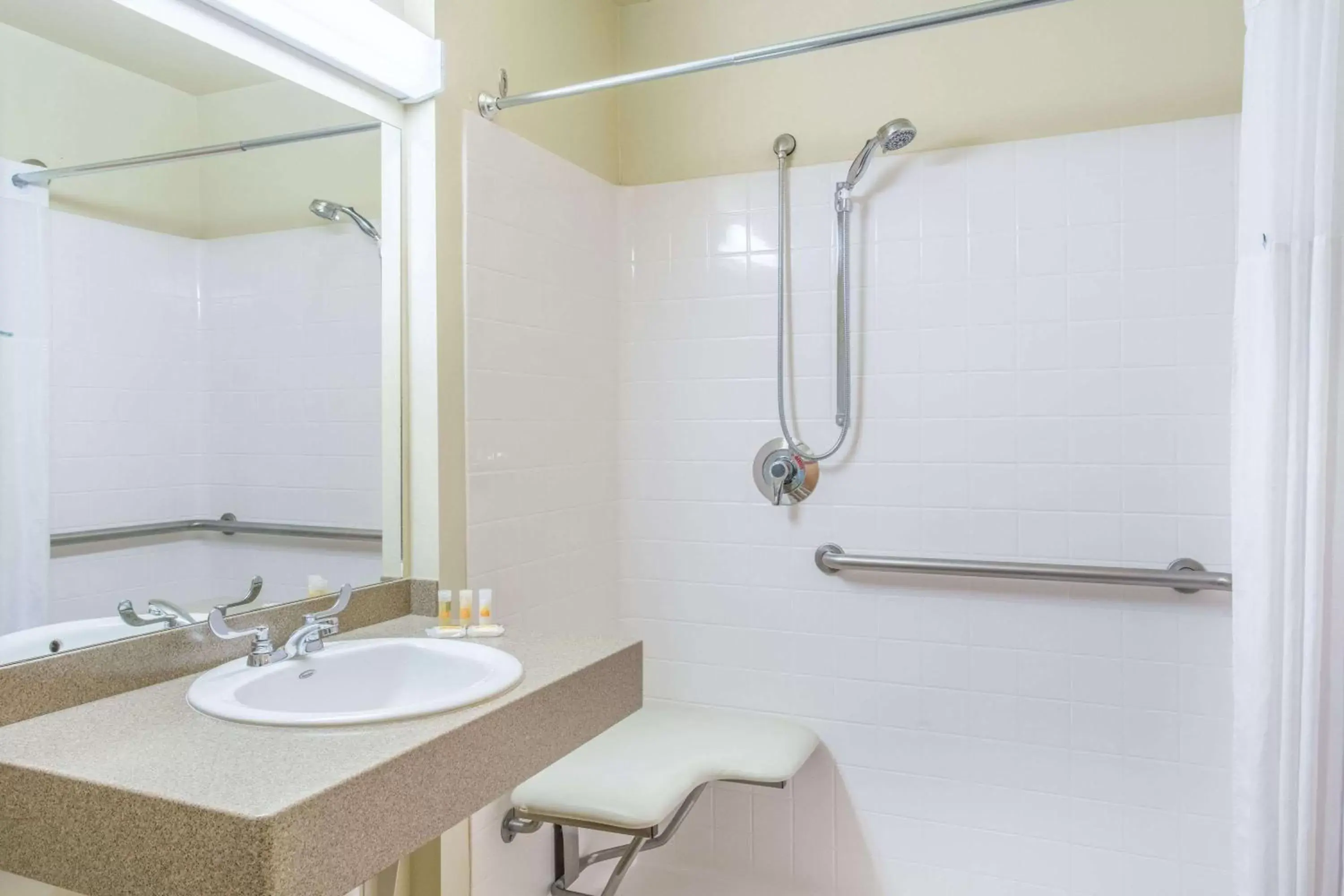 Bathroom in Days Inn by Wyndham Chino Valley