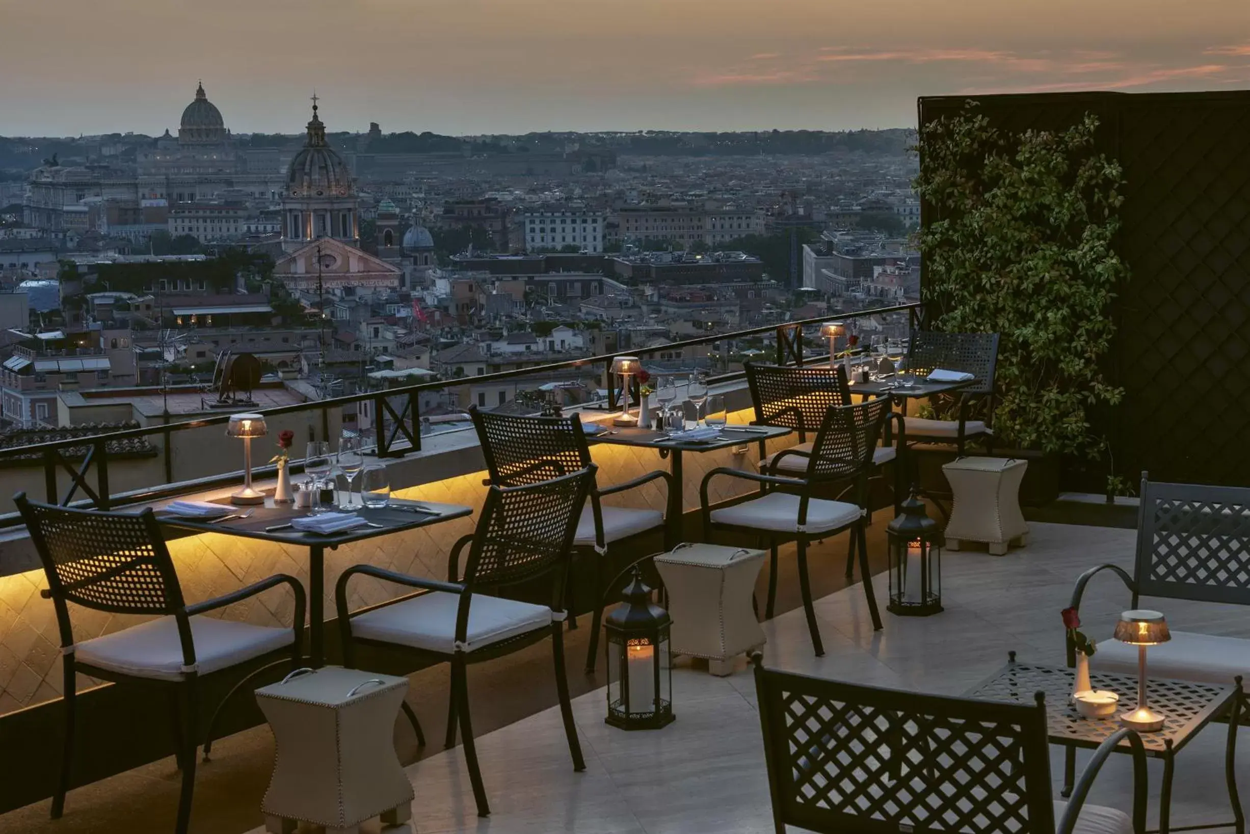 Balcony/Terrace, Restaurant/Places to Eat in Hassler Roma
