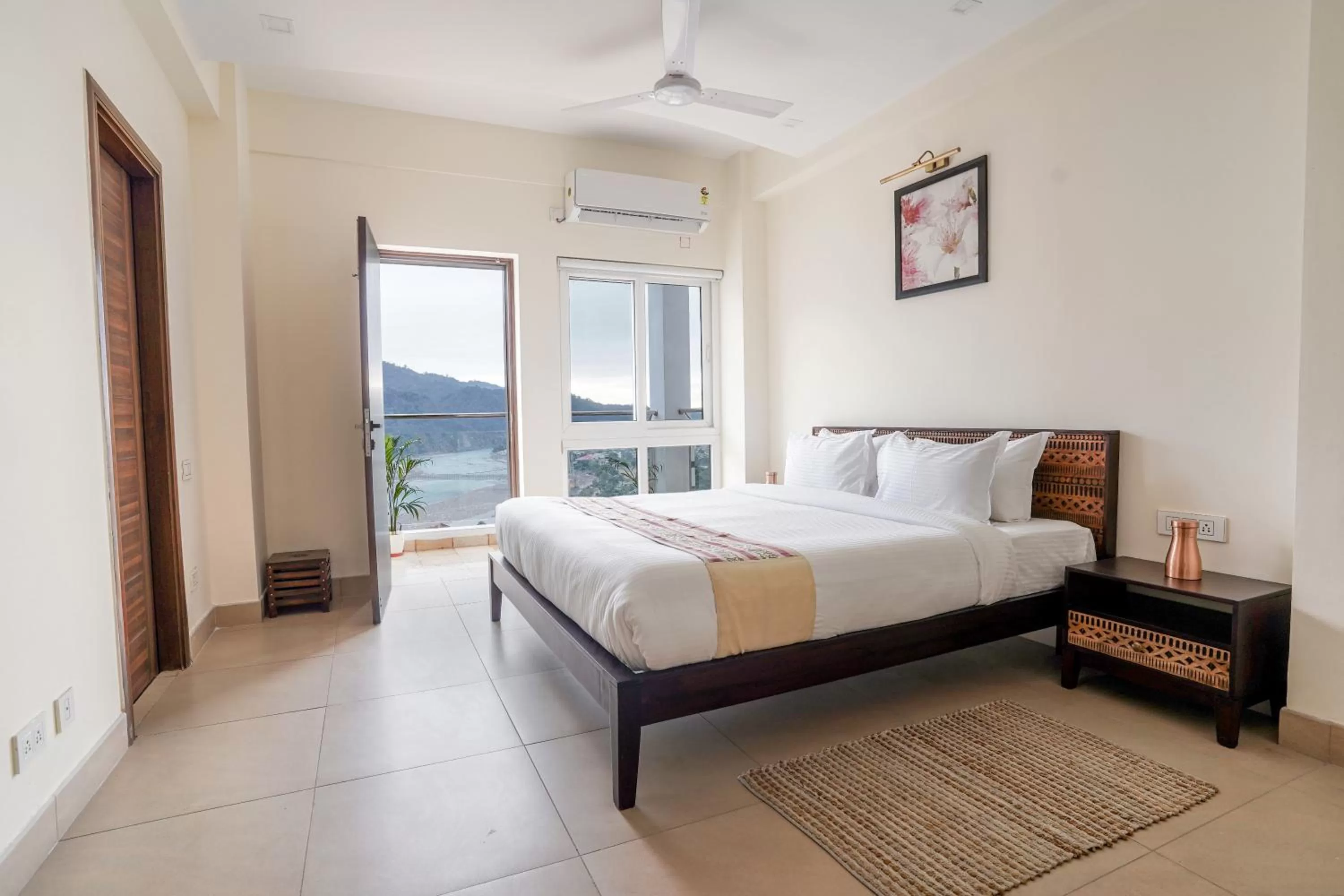 Bed in Golden Healing Journeys Homestay