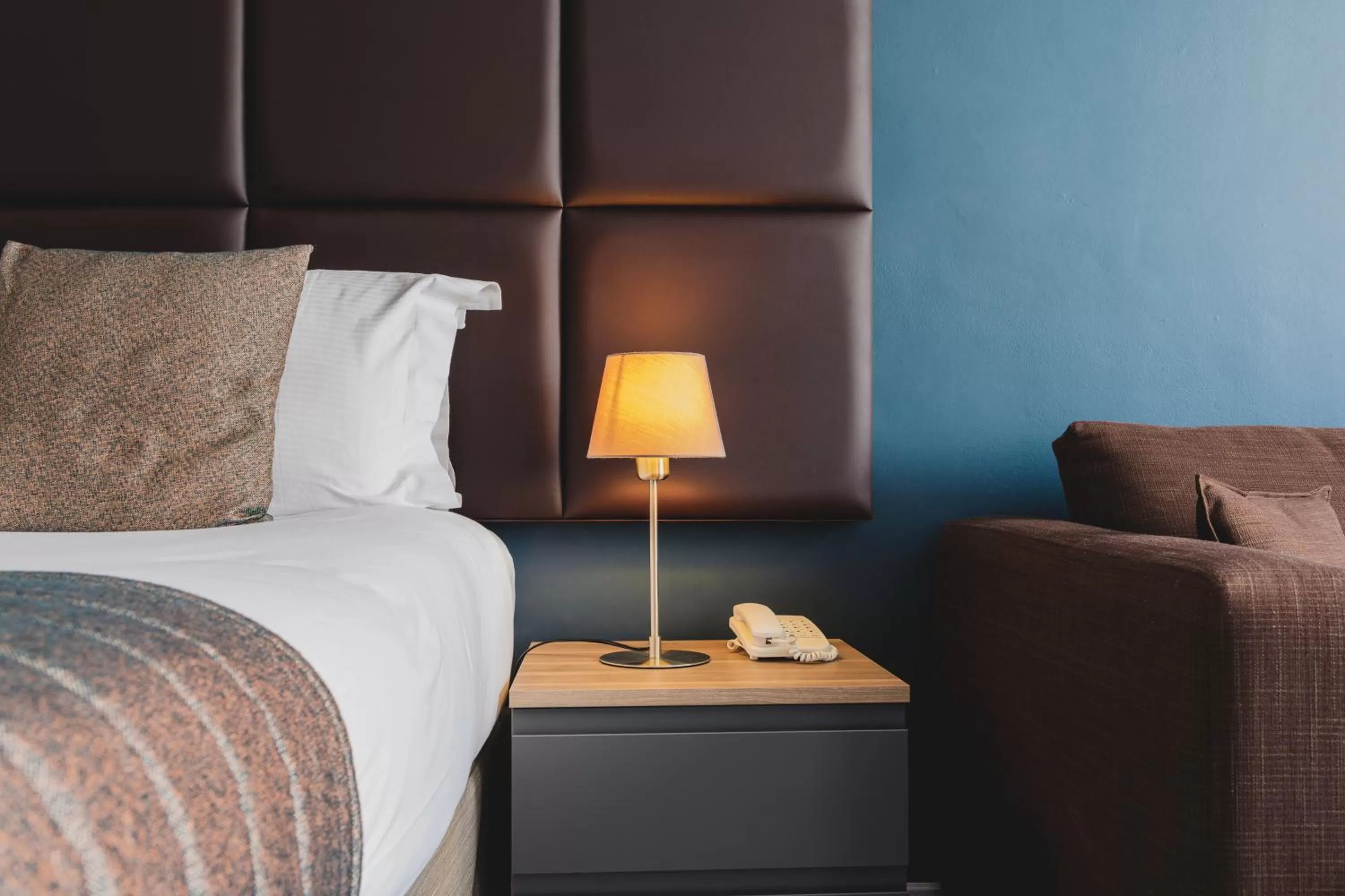 Bedroom, Bed in Kensington Court Hotel - Earls Court