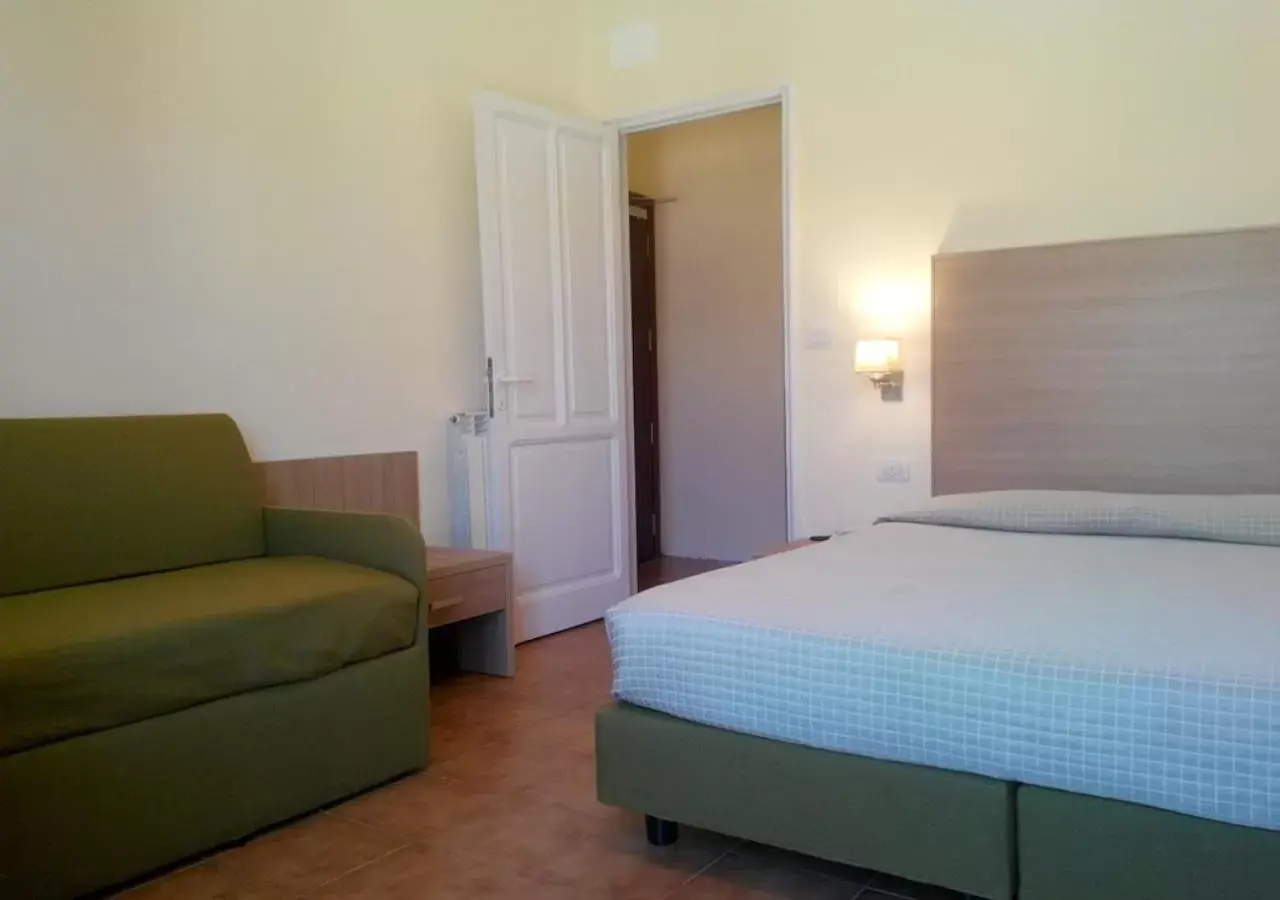 Photo of the whole room, Bed in Hotel Italia e Lido Rapallo