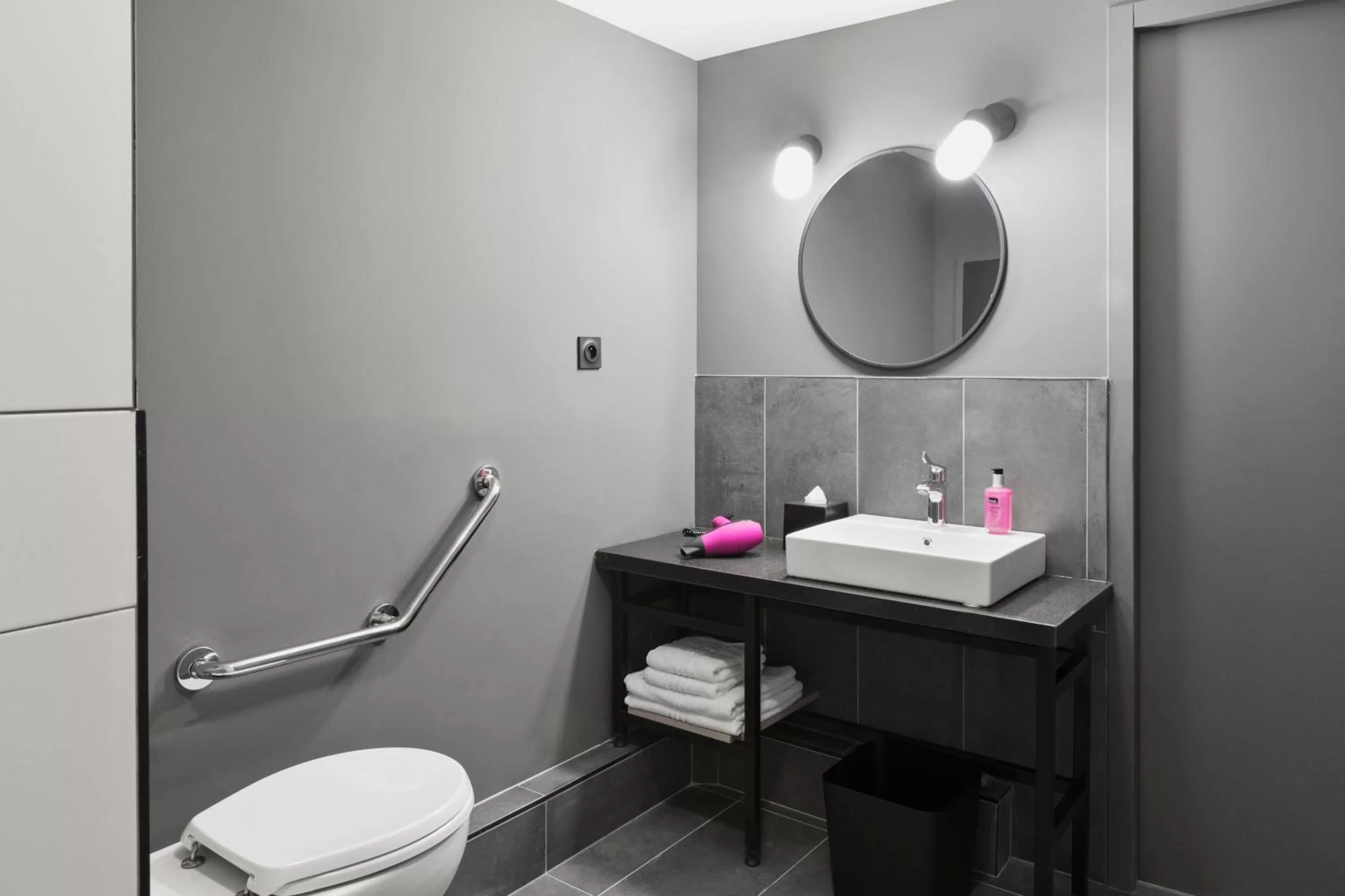 Bathroom in Moxy La Ciotat