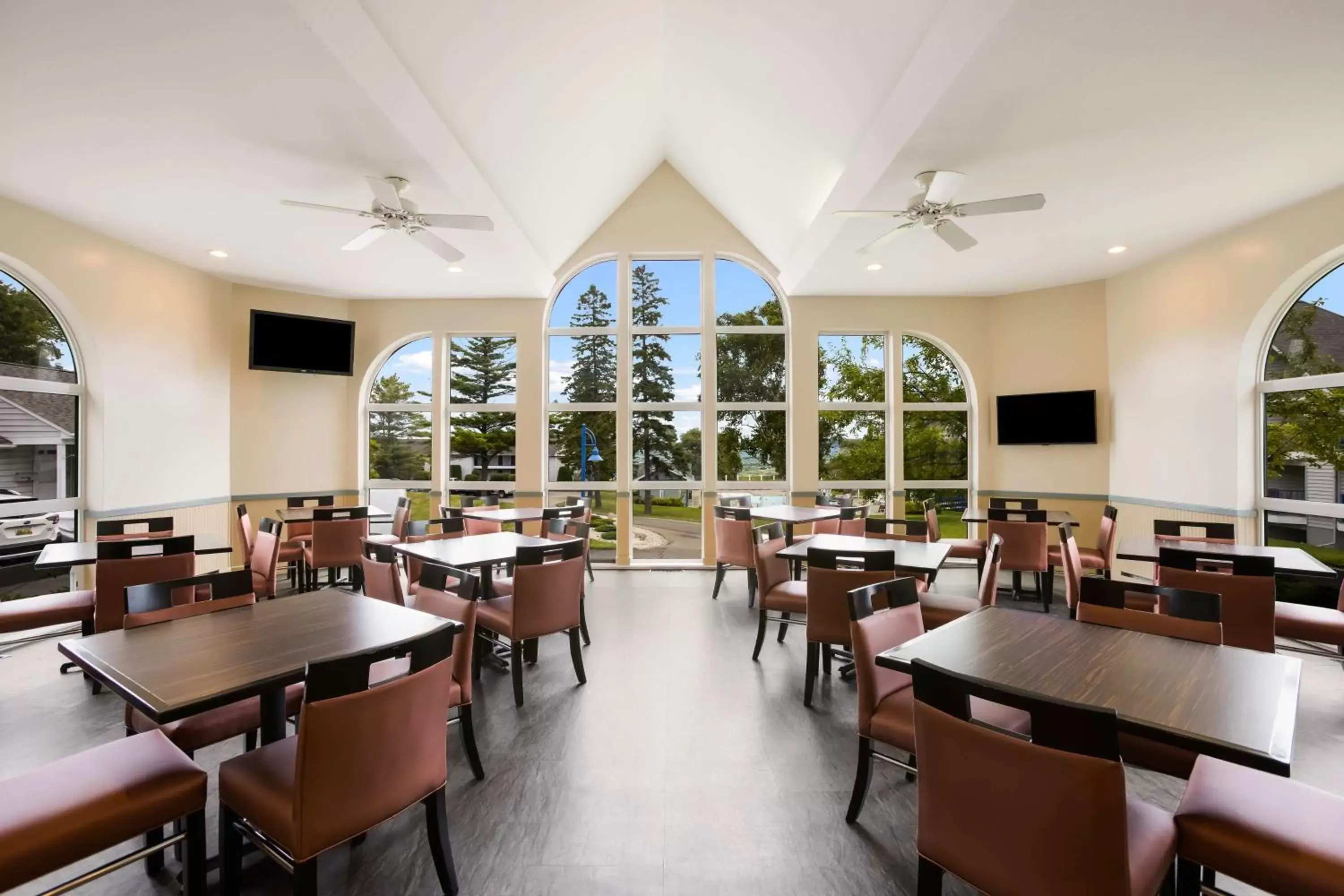 Breakfast, Restaurant/Places to Eat in Best Western Harbour Pointe Lakefront